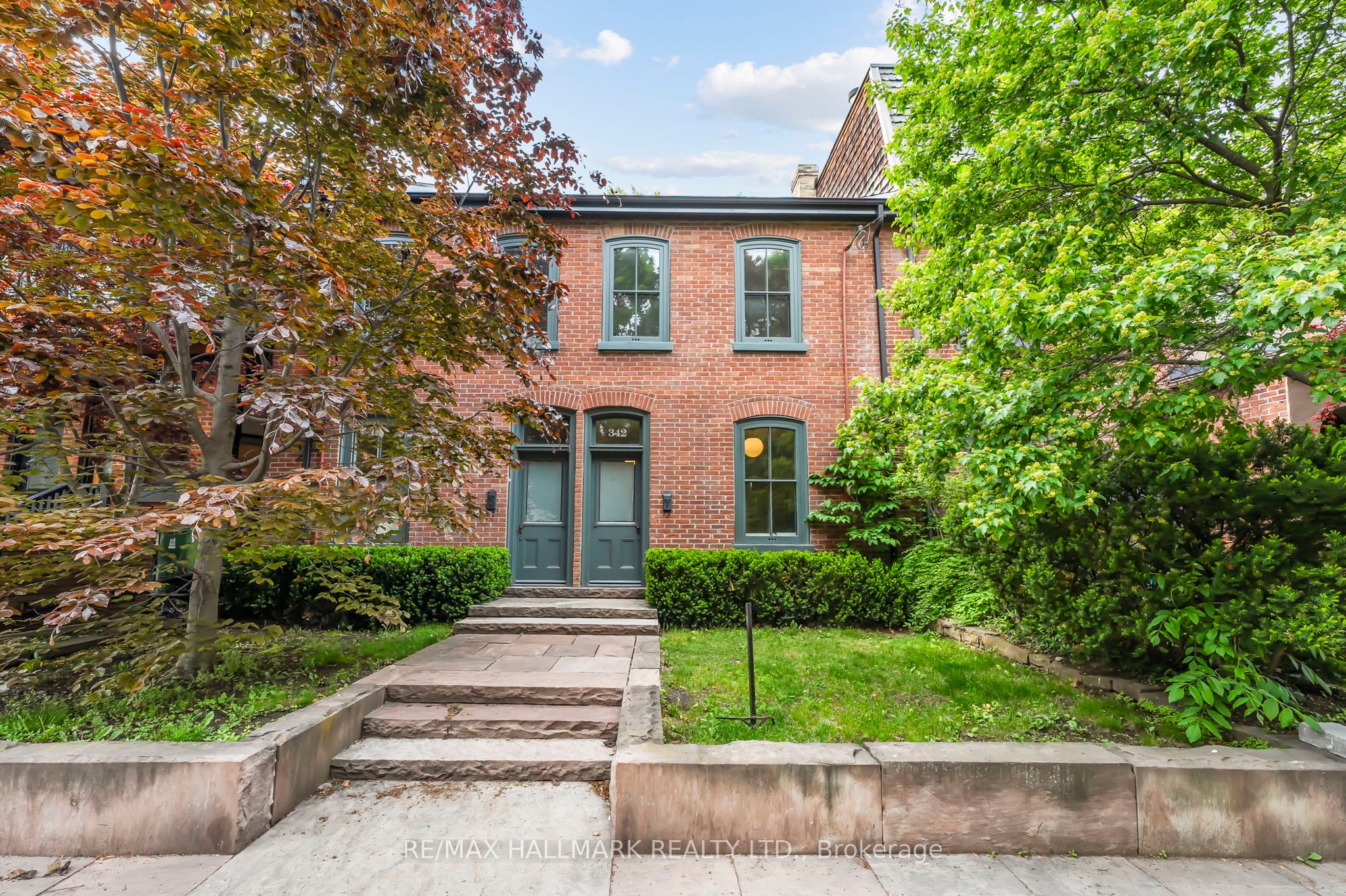 342 Wellesley Street Property Photo 1