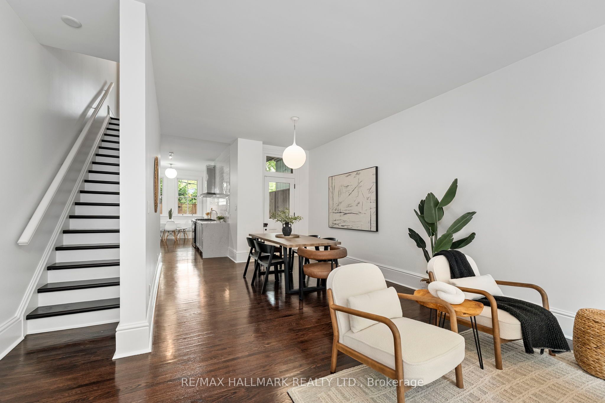 342 Wellesley Street Property Photo 3