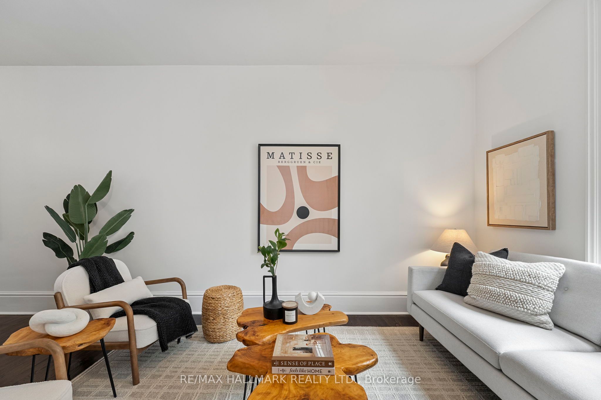 342 Wellesley Street Property Photo 4