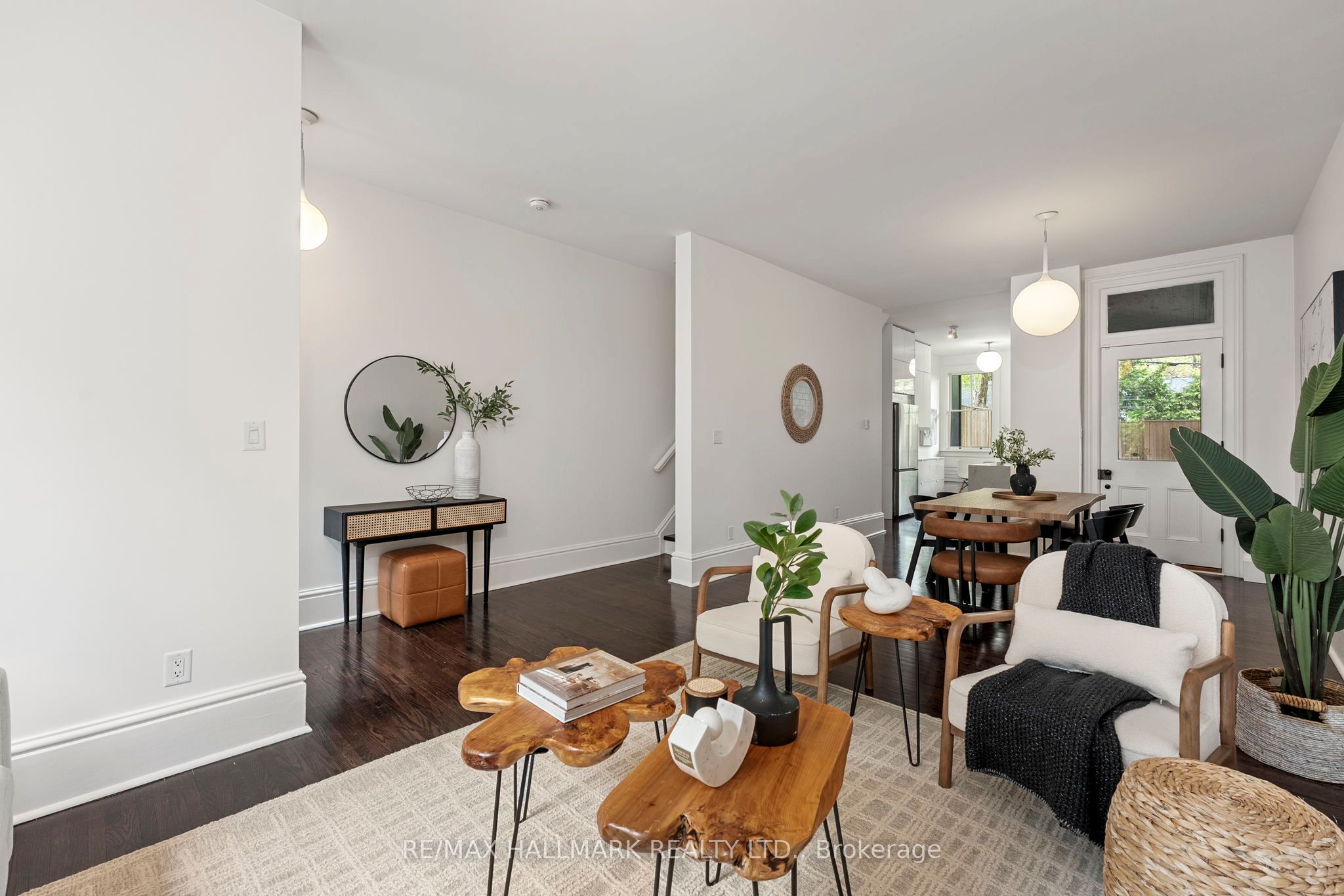 342 Wellesley Street Property Photo 6
