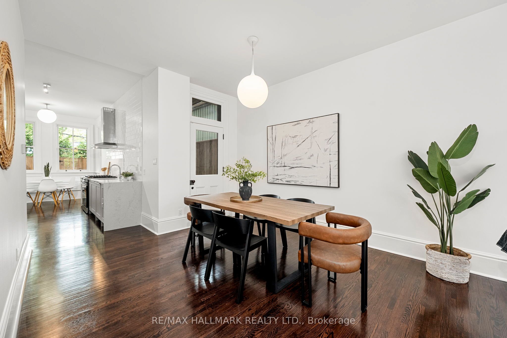 342 Wellesley Street Property Photo 8