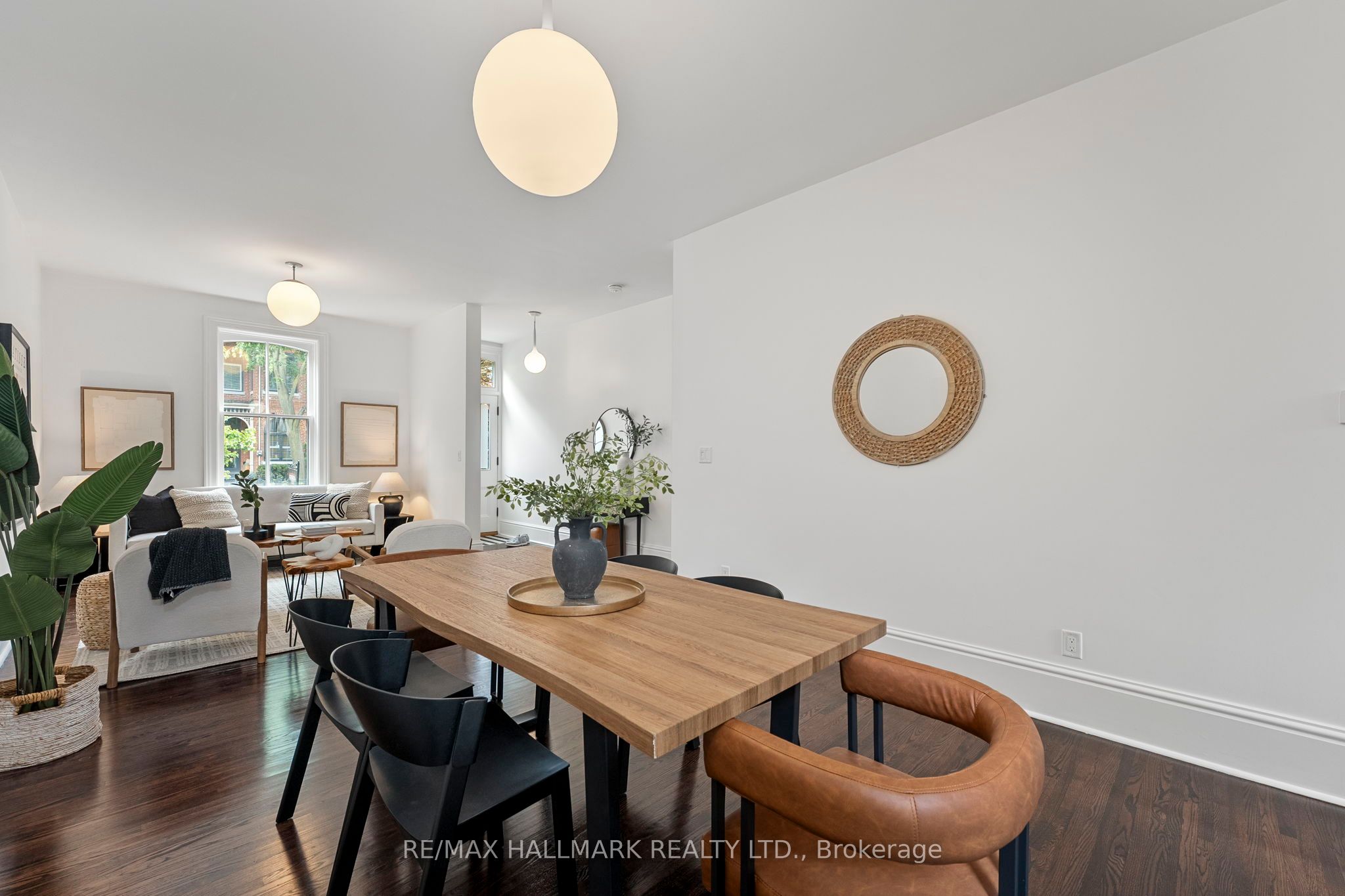 342 Wellesley Street Property Photo 9