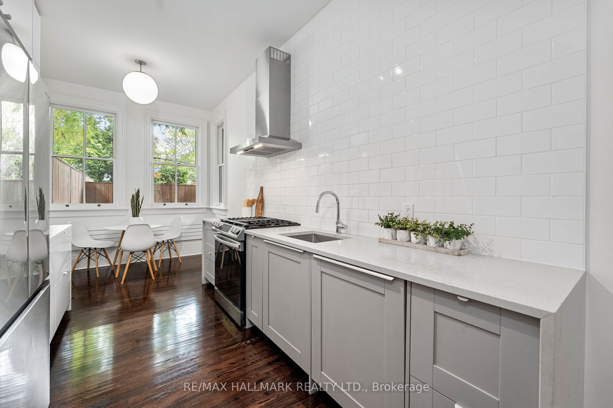 342 Wellesley Street Property Photo 10