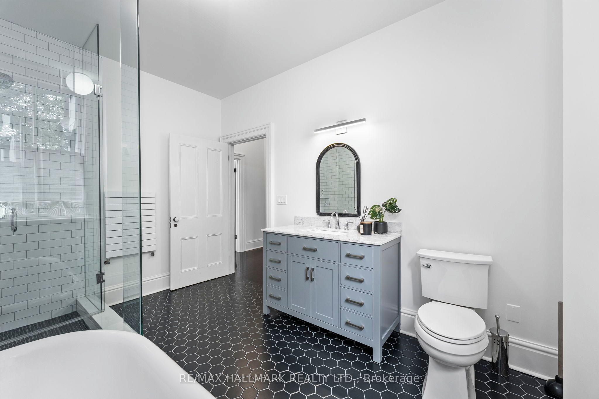 342 Wellesley Street Property Photo 19