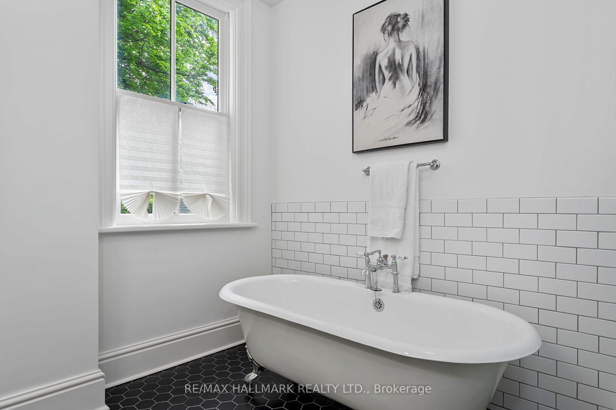 342 Wellesley Street Property Photo 21