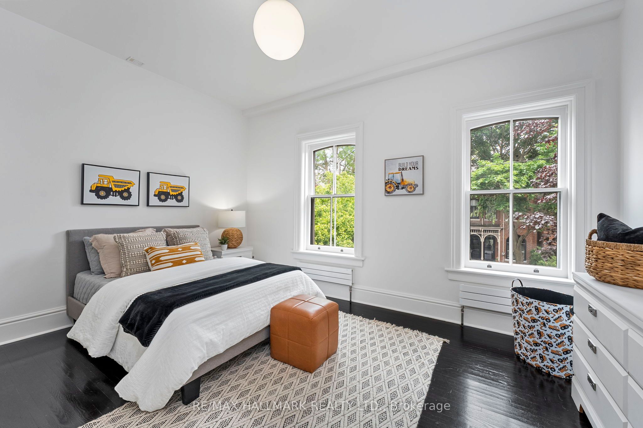 342 Wellesley Street Property Photo 22