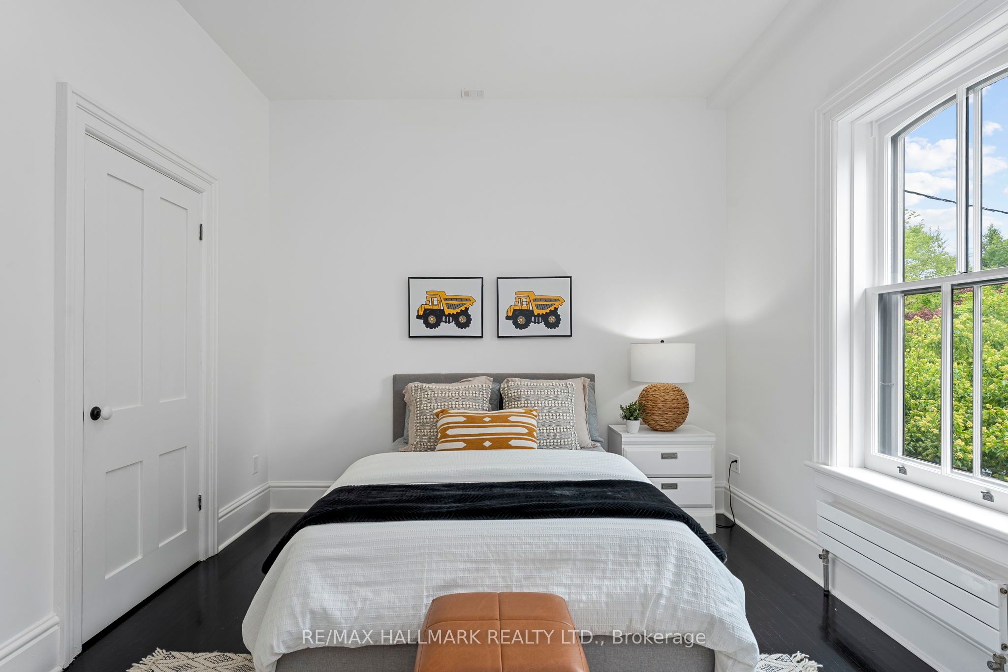 342 Wellesley Street Property Photo 23