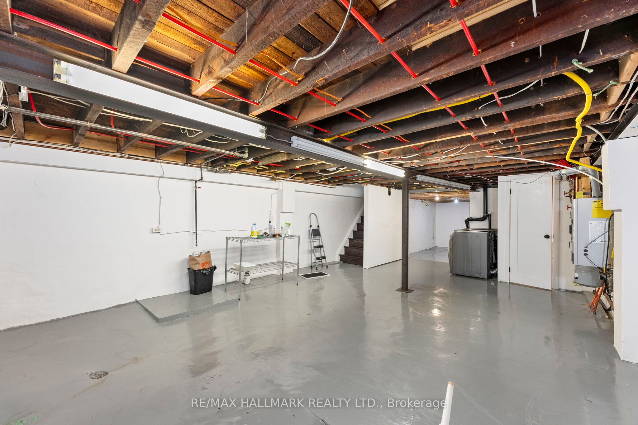342 Wellesley Street Property Photo 39