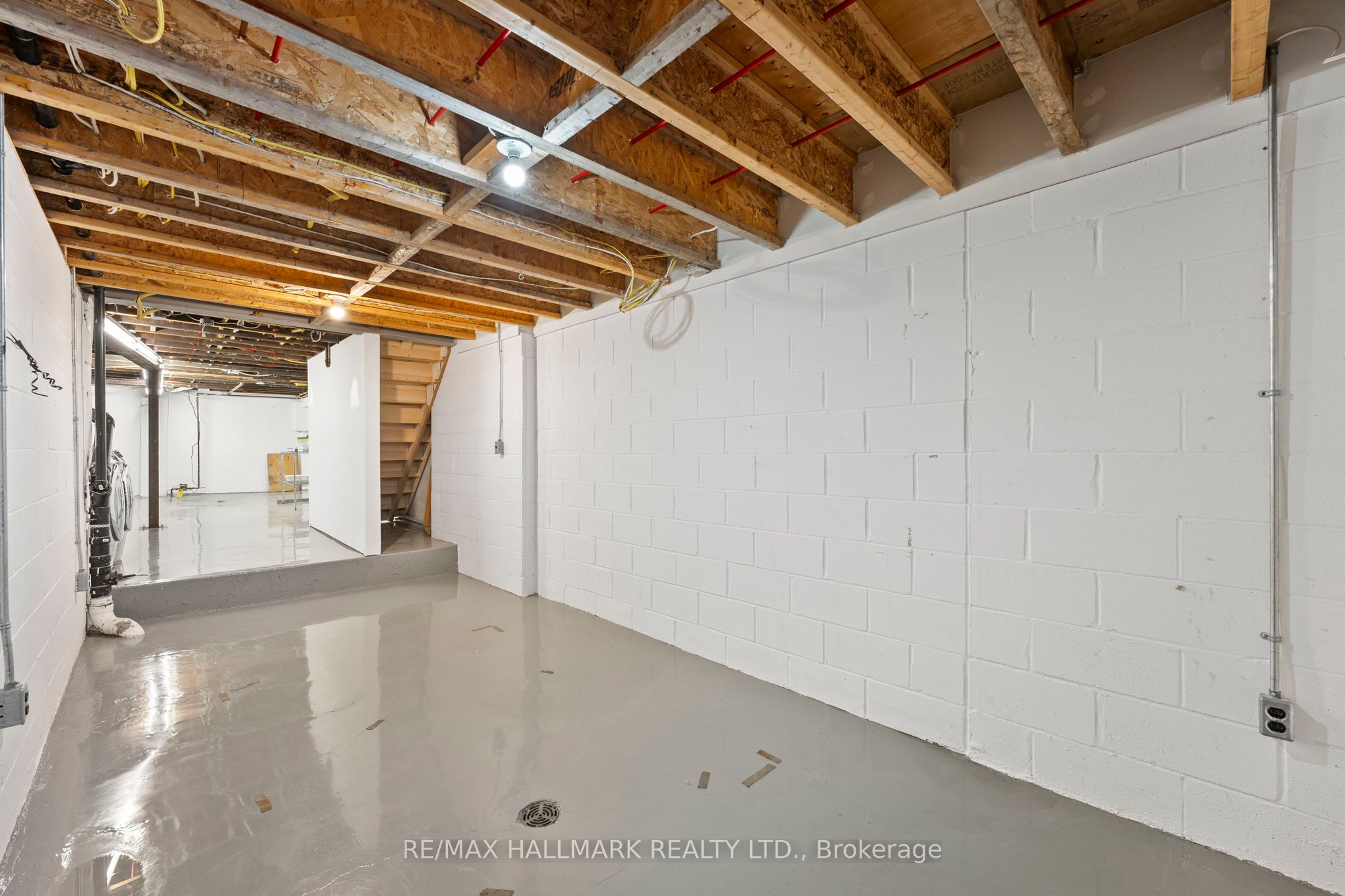342 Wellesley Street Property Photo 41