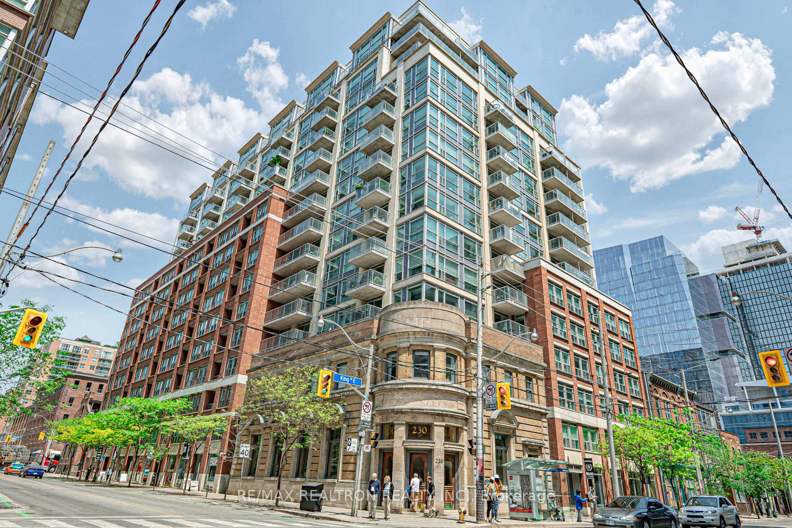 #318 - 230 King Street Property Photo 1
