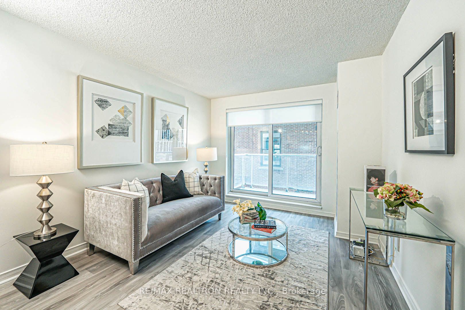 #318 - 230 King Street Property Photo 10