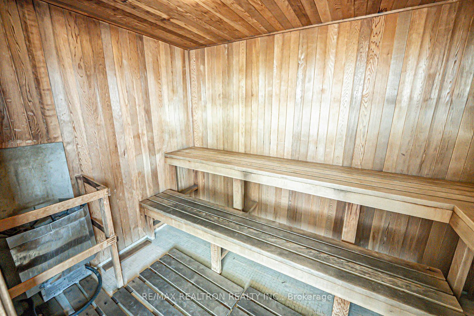 #318 - 230 King Street Property Photo 32
