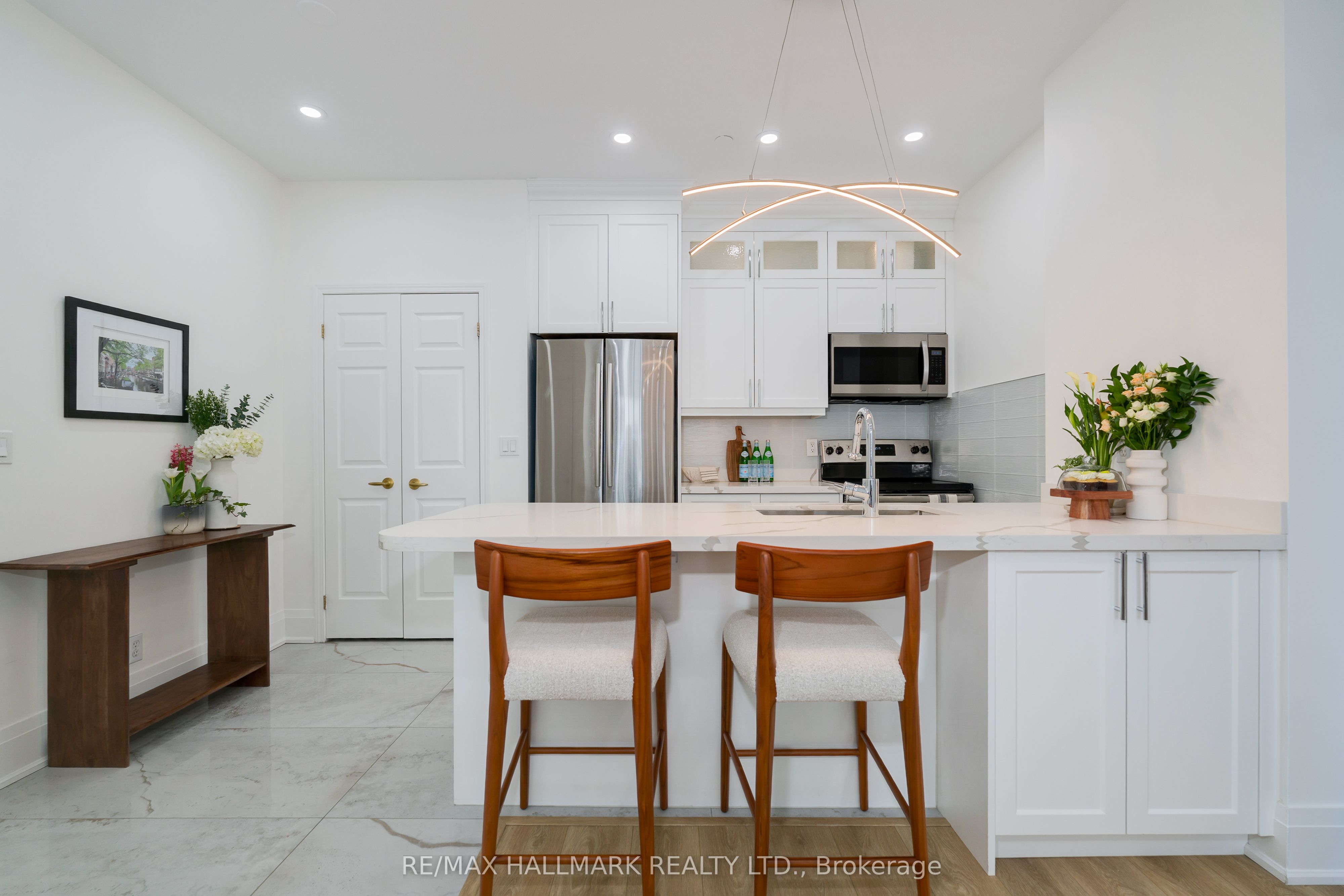 #706 - 980 Yonge Street Property Photo 3
