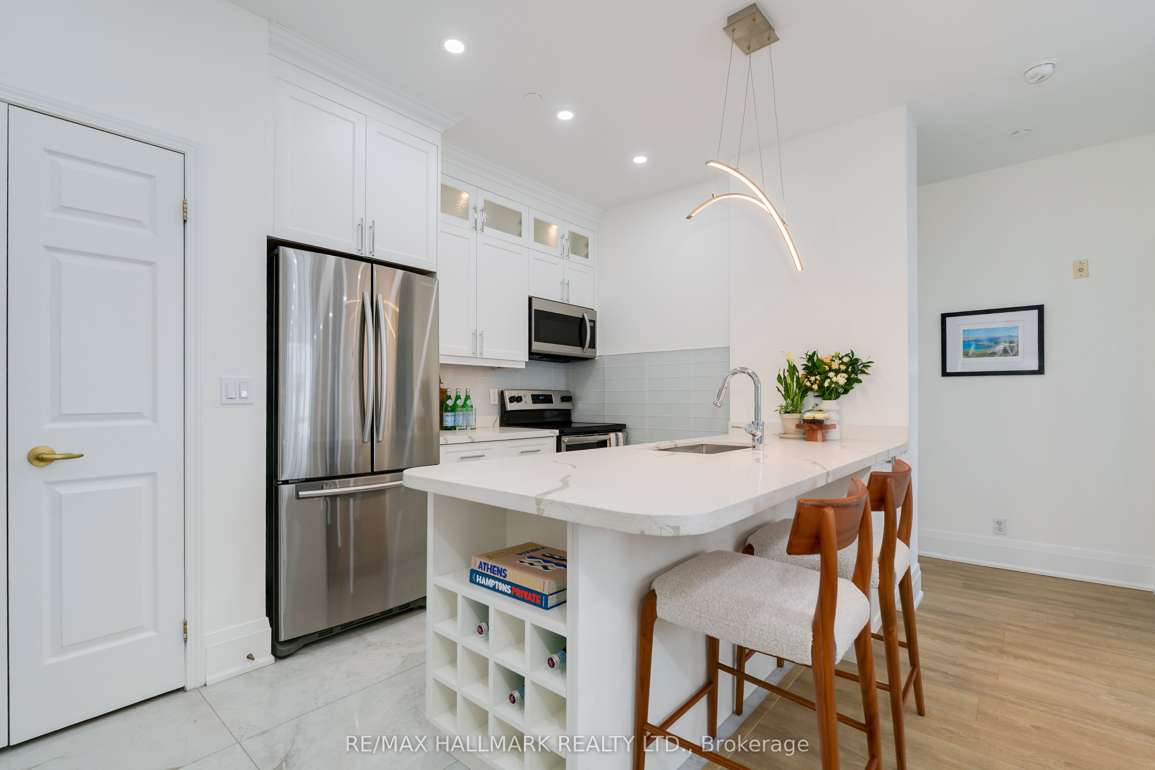 #706 - 980 Yonge Street Property Photo 4