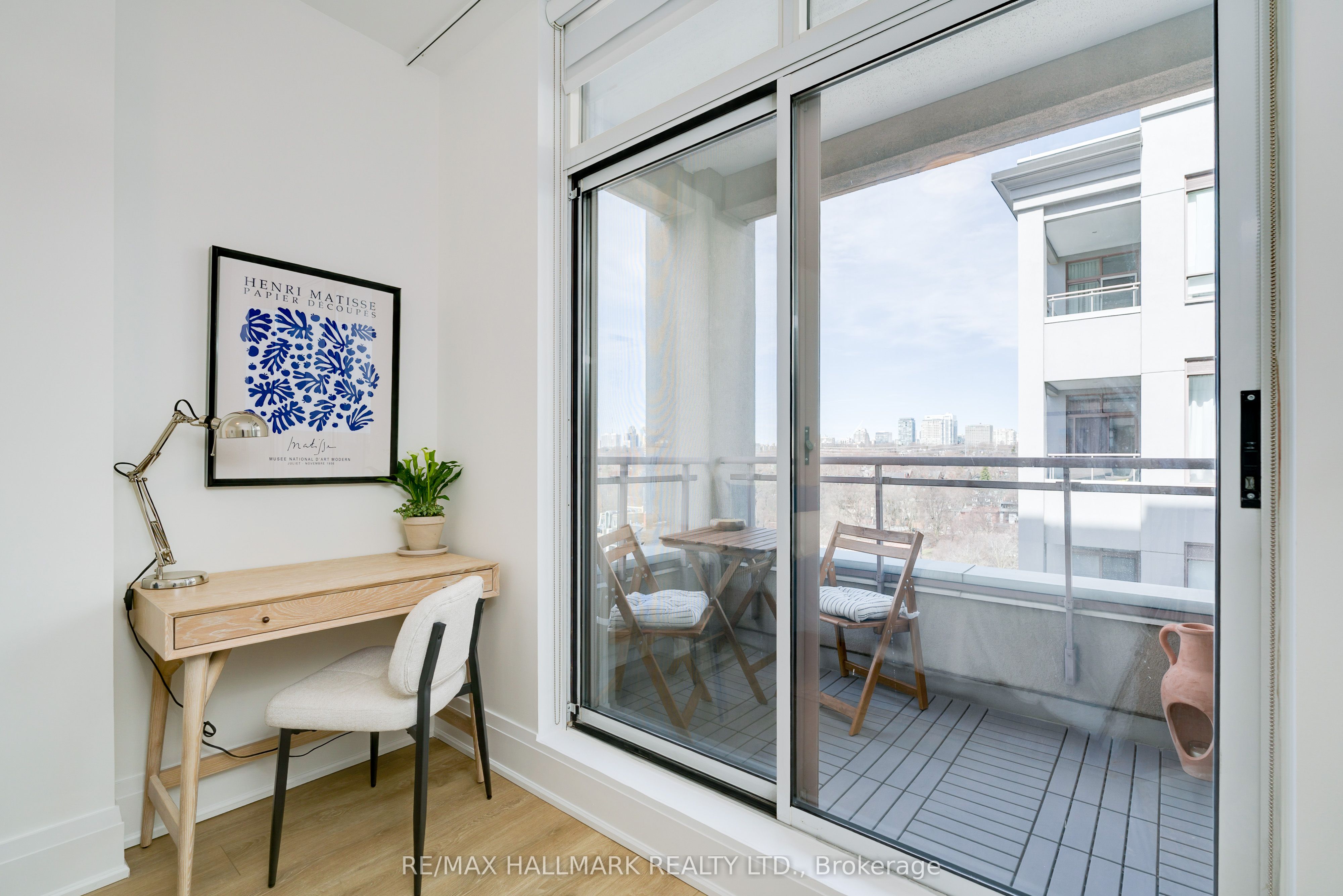 #706 - 980 Yonge Street Property Photo 15