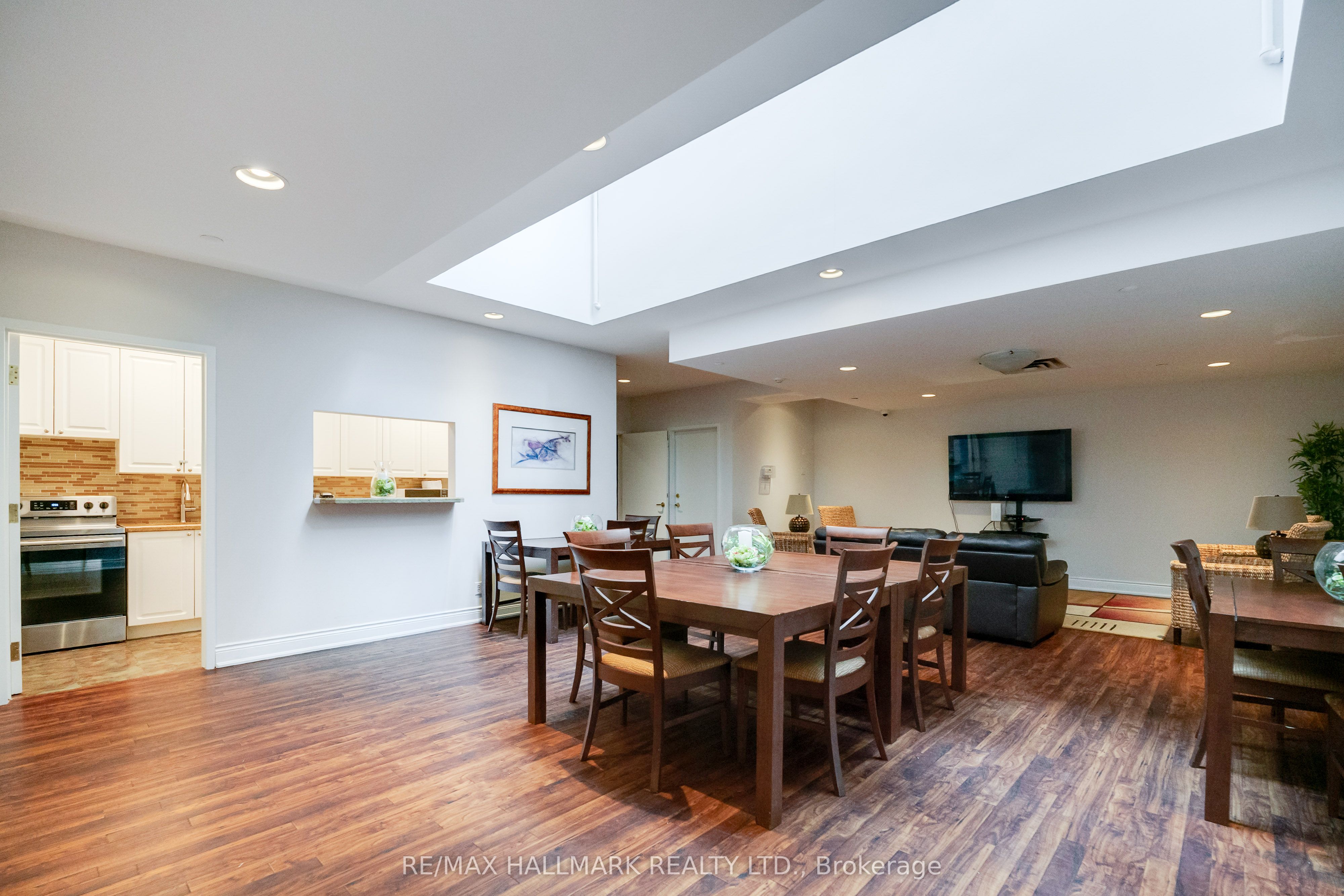 #706 - 980 Yonge Street Property Photo 19
