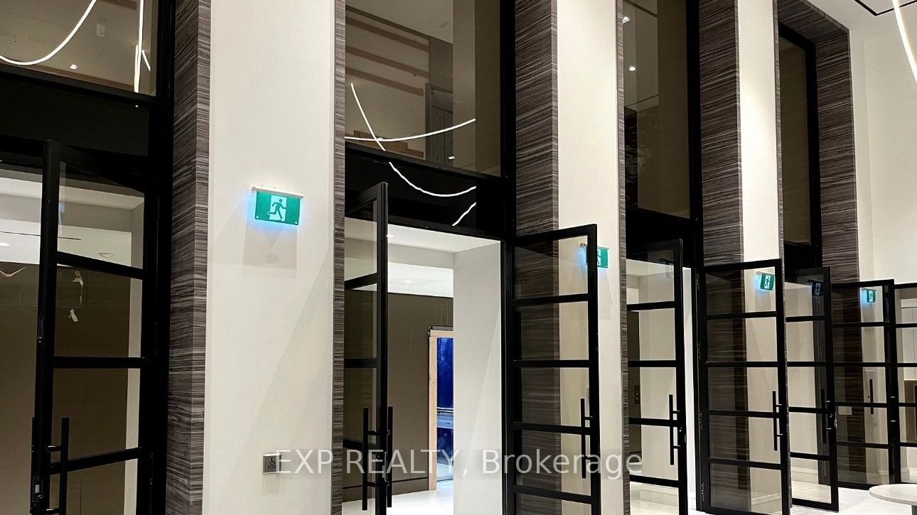 #306 - 39 Roehampton Avenue Property Photo 3