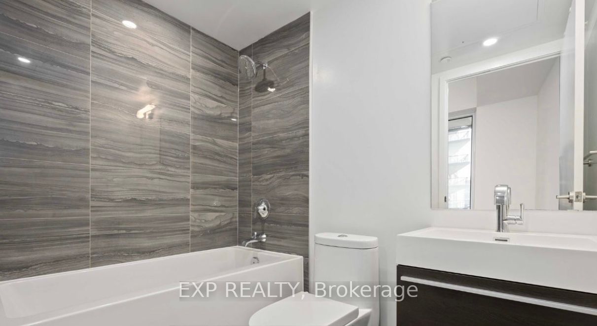 #306 - 39 Roehampton Avenue Property Photo 6