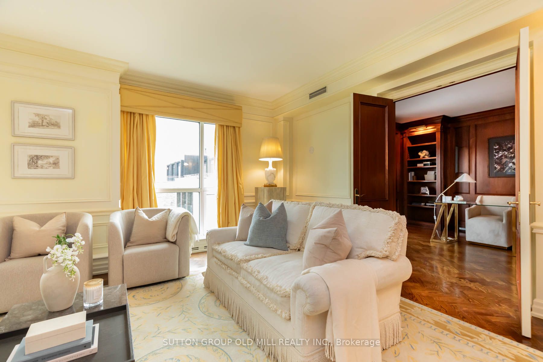 #700 - 38 Avenue Road Property Photo 7