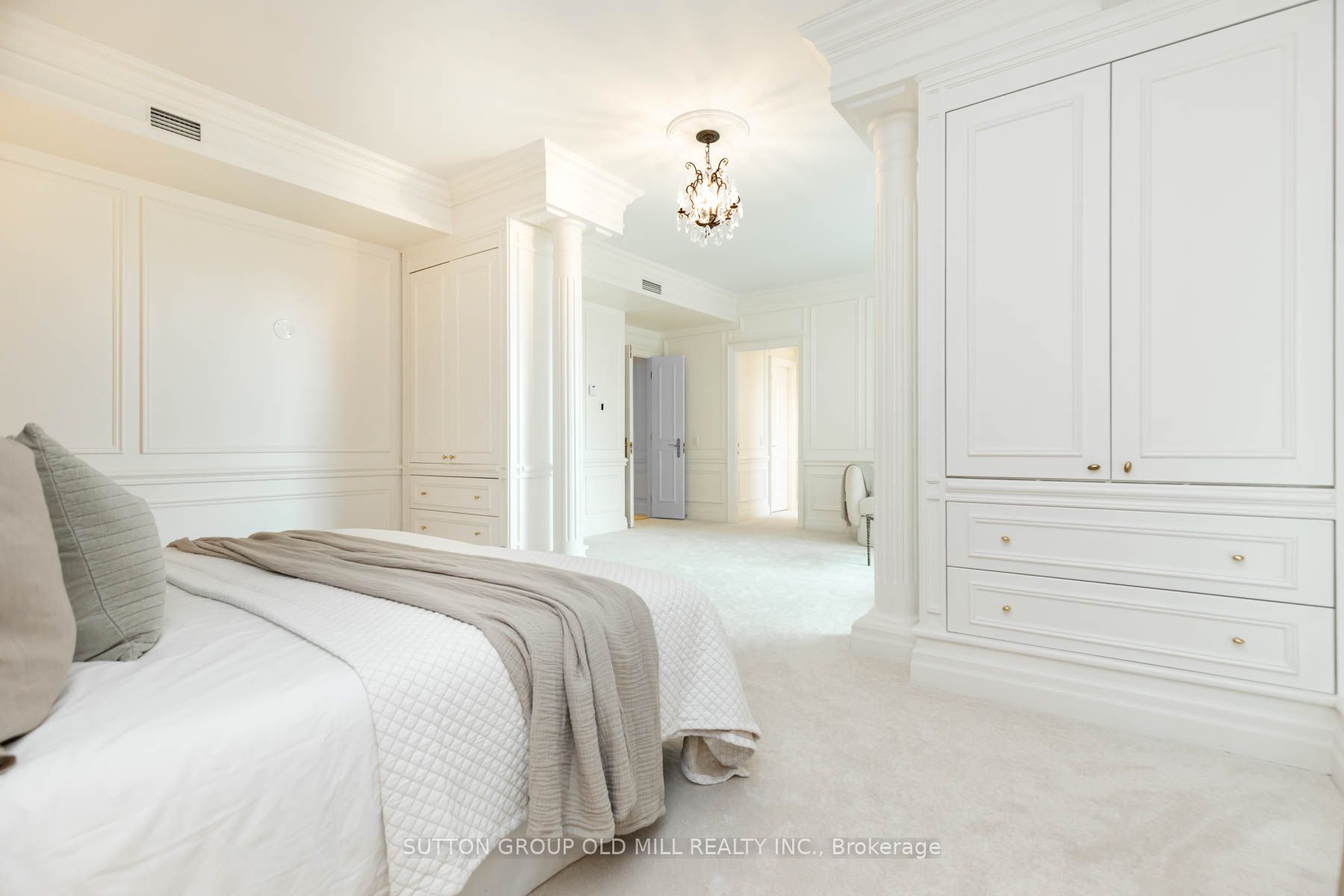 #700 - 38 Avenue Road Property Photo 20
