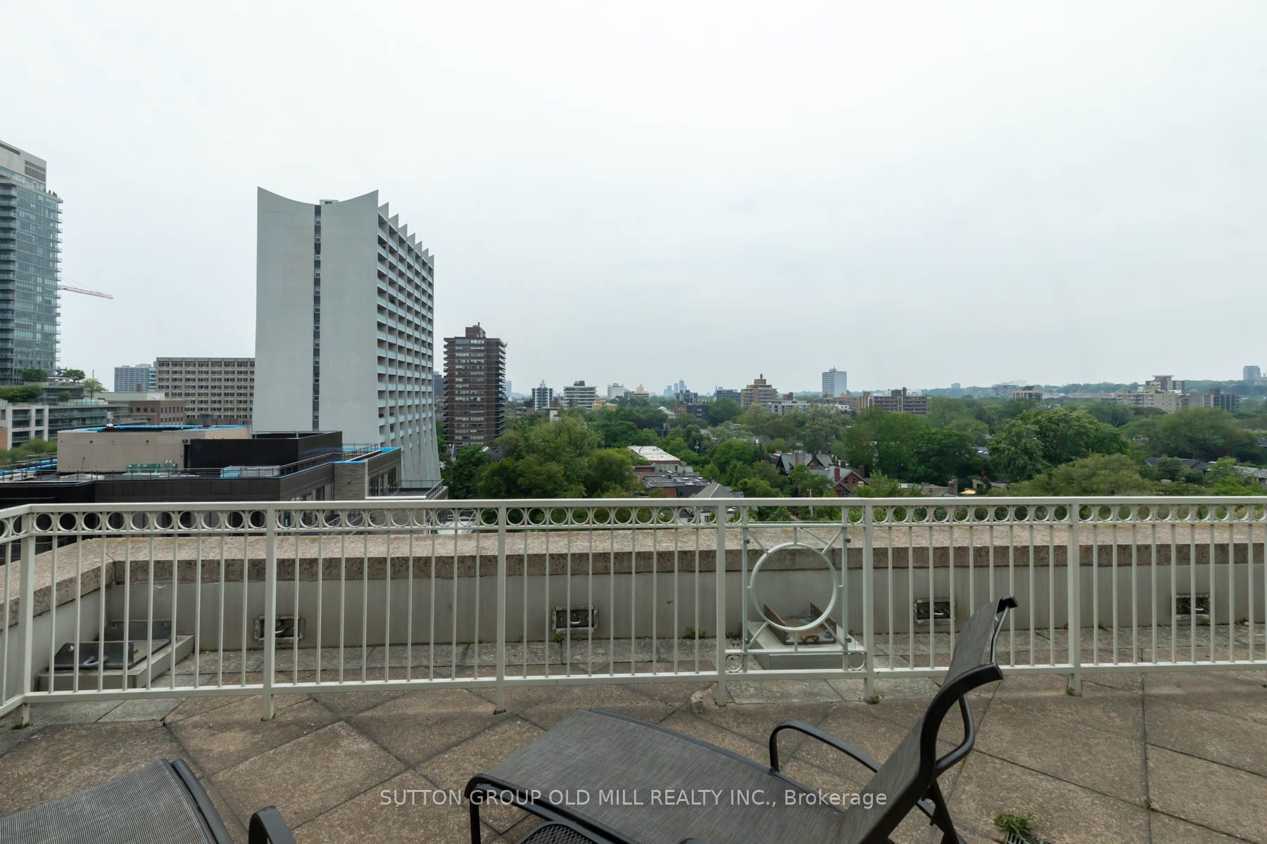 #700 - 38 Avenue Road Property Photo 40