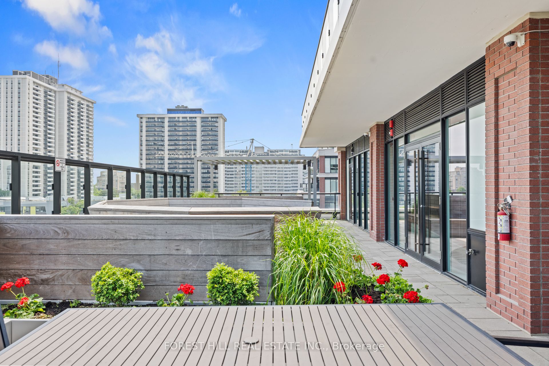#218 - 1 Belsize Drive Property Photo 25