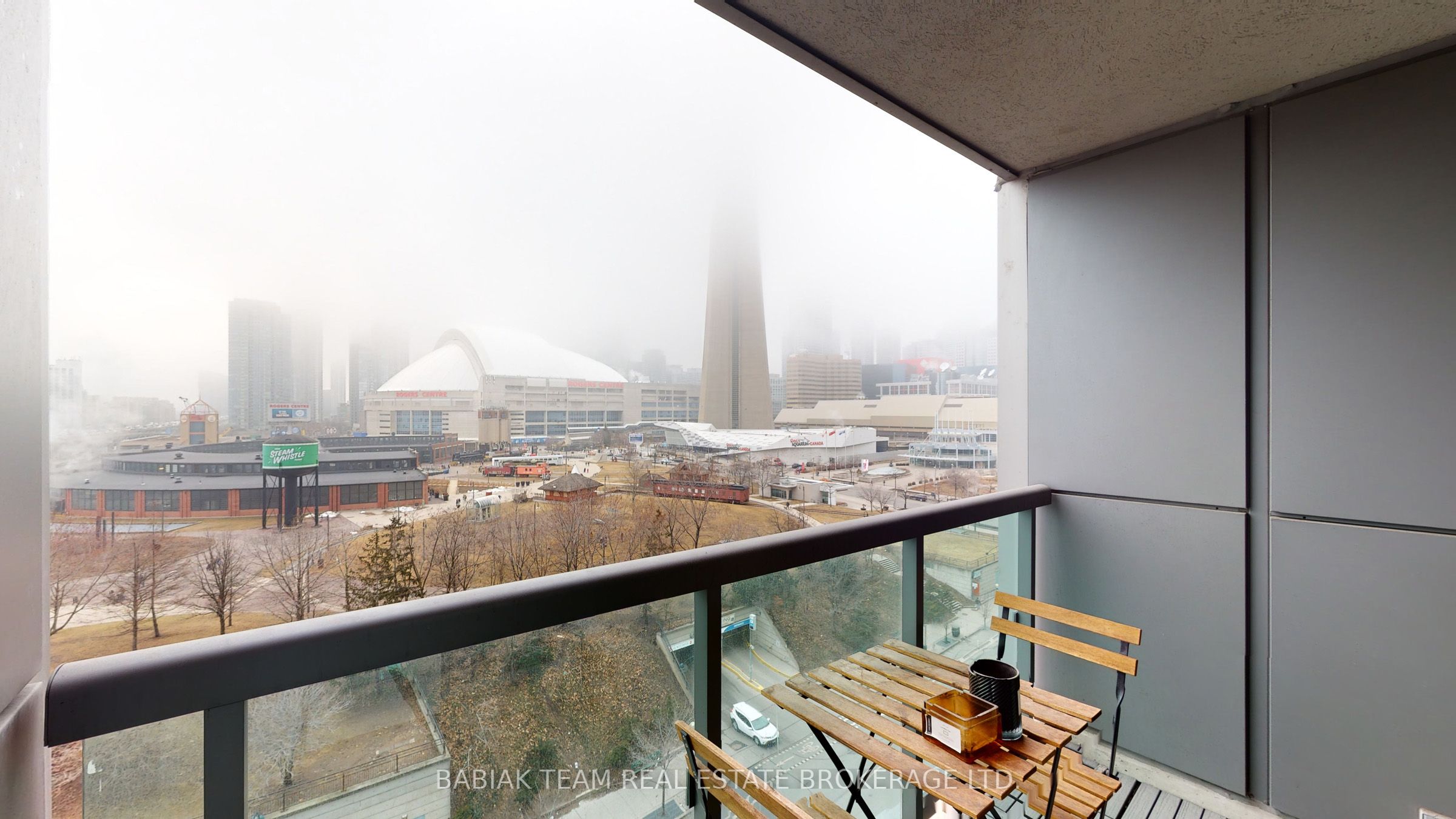 #1015 - 25 Lower Simcoe Street Property Photo 2