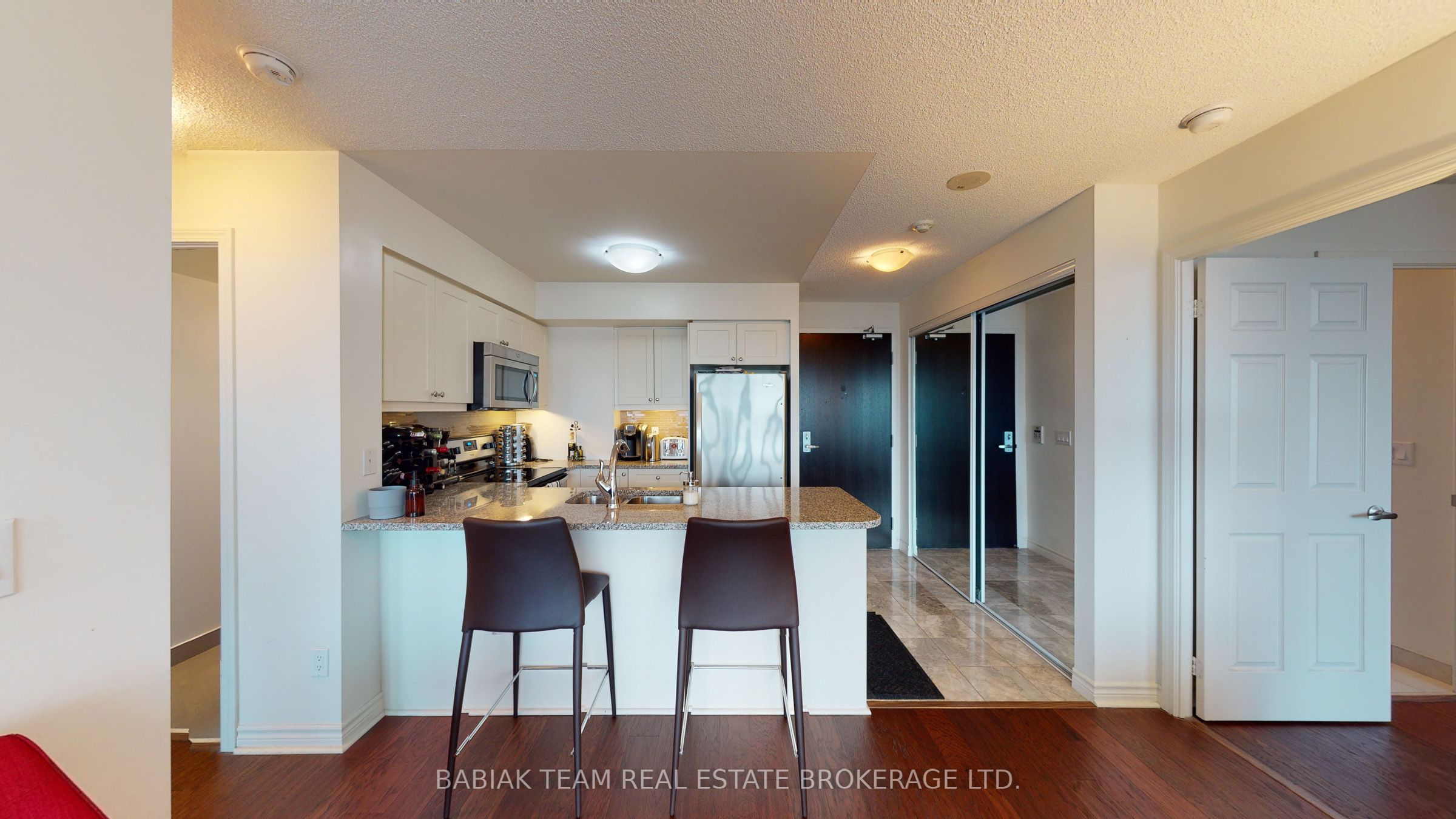 #1015 - 25 Lower Simcoe Street Property Photo 3