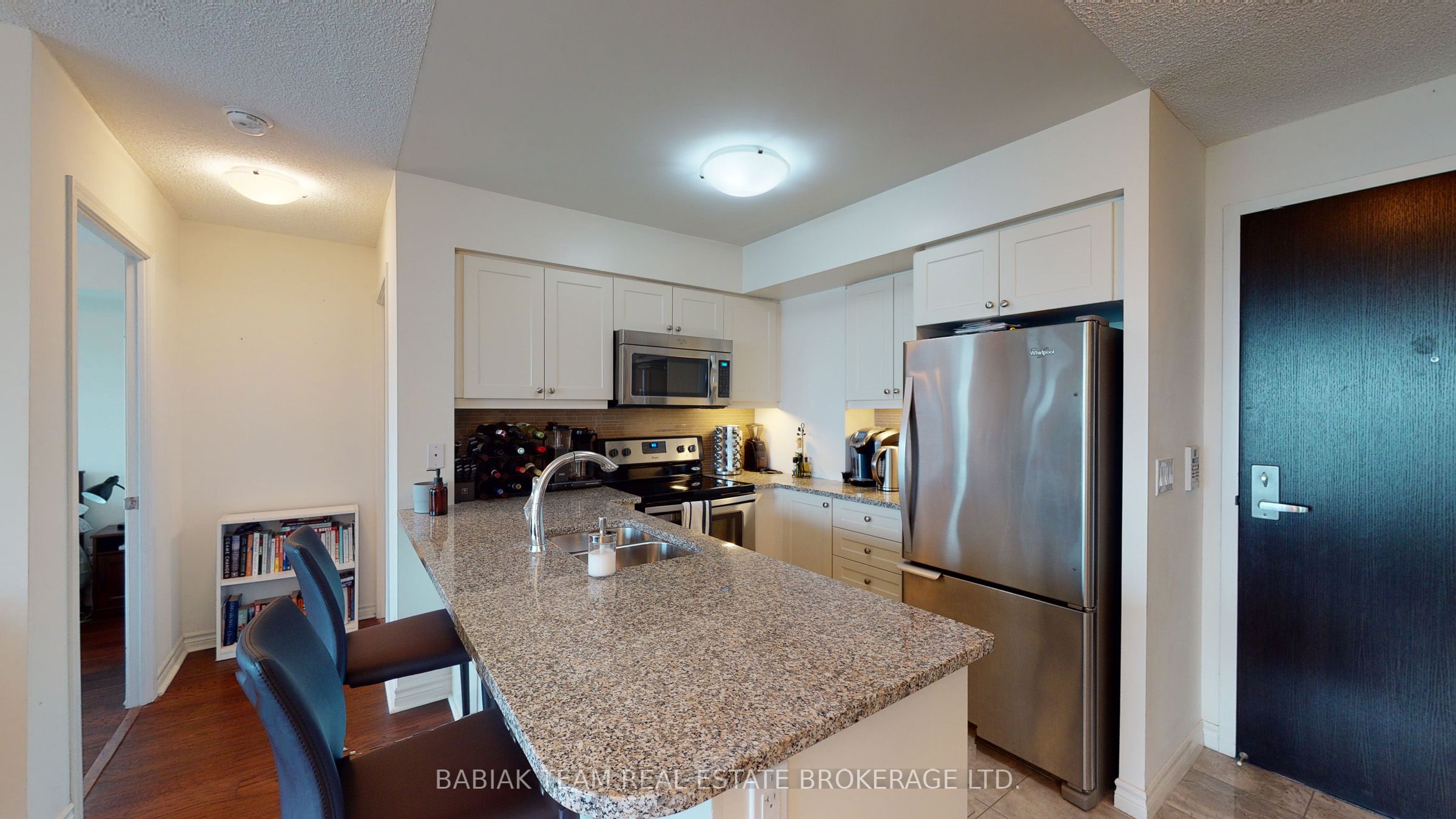 #1015 - 25 Lower Simcoe Street Property Photo 5