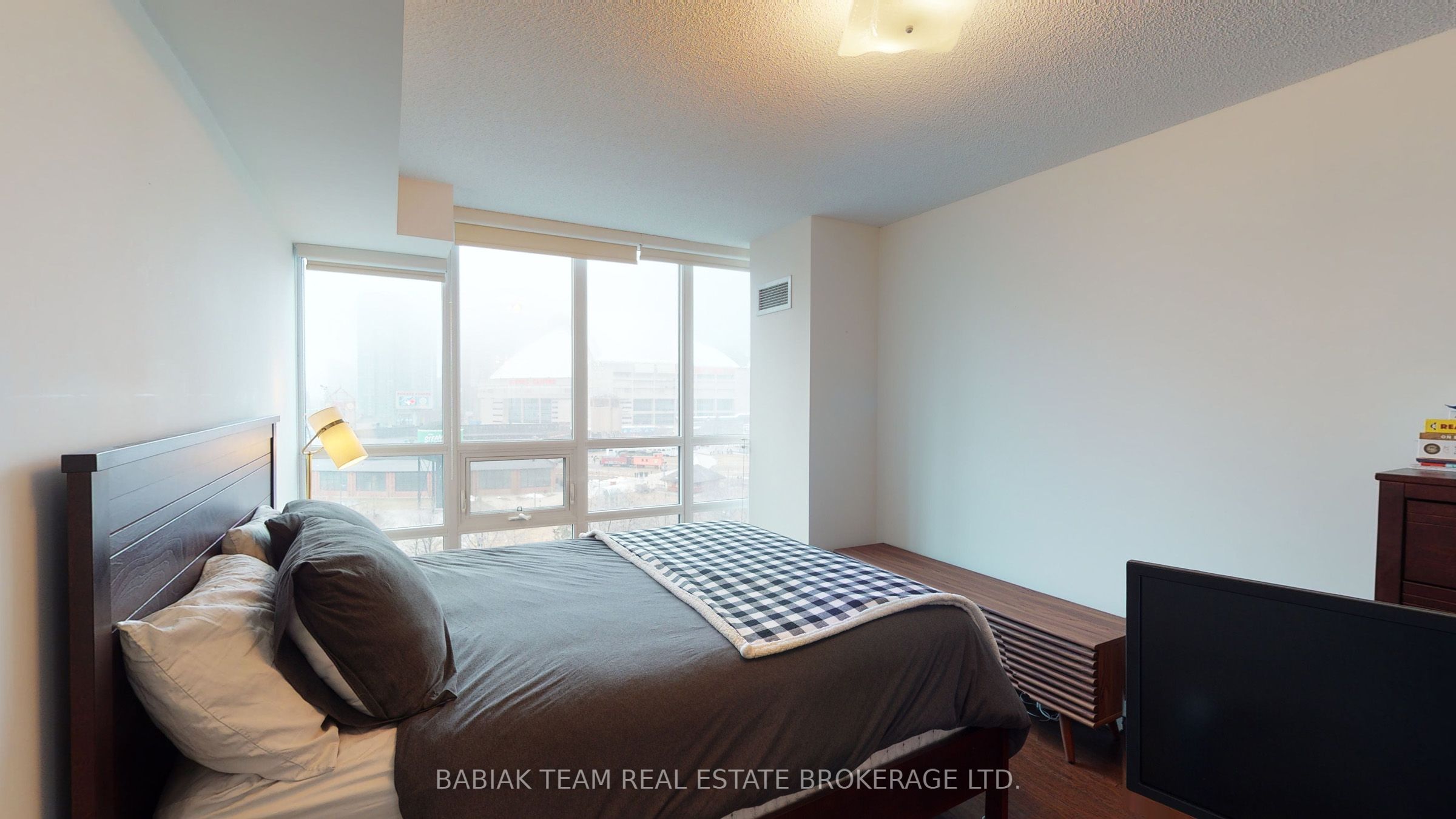 #1015 - 25 Lower Simcoe Street Property Photo 16