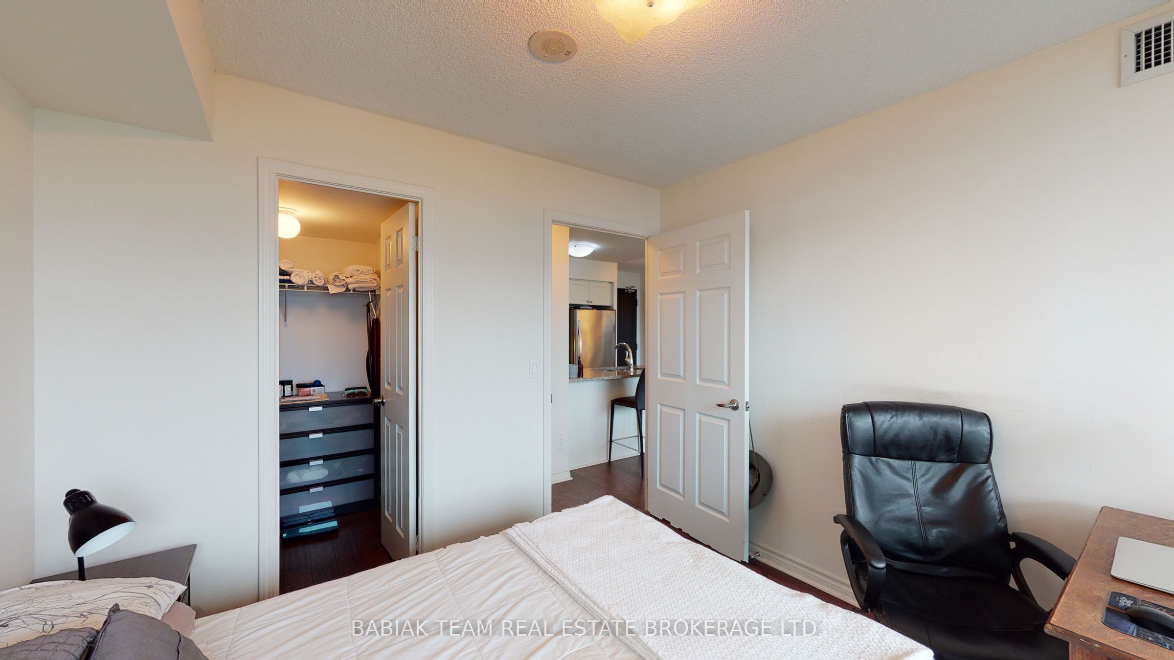 #1015 - 25 Lower Simcoe Street Property Photo 22