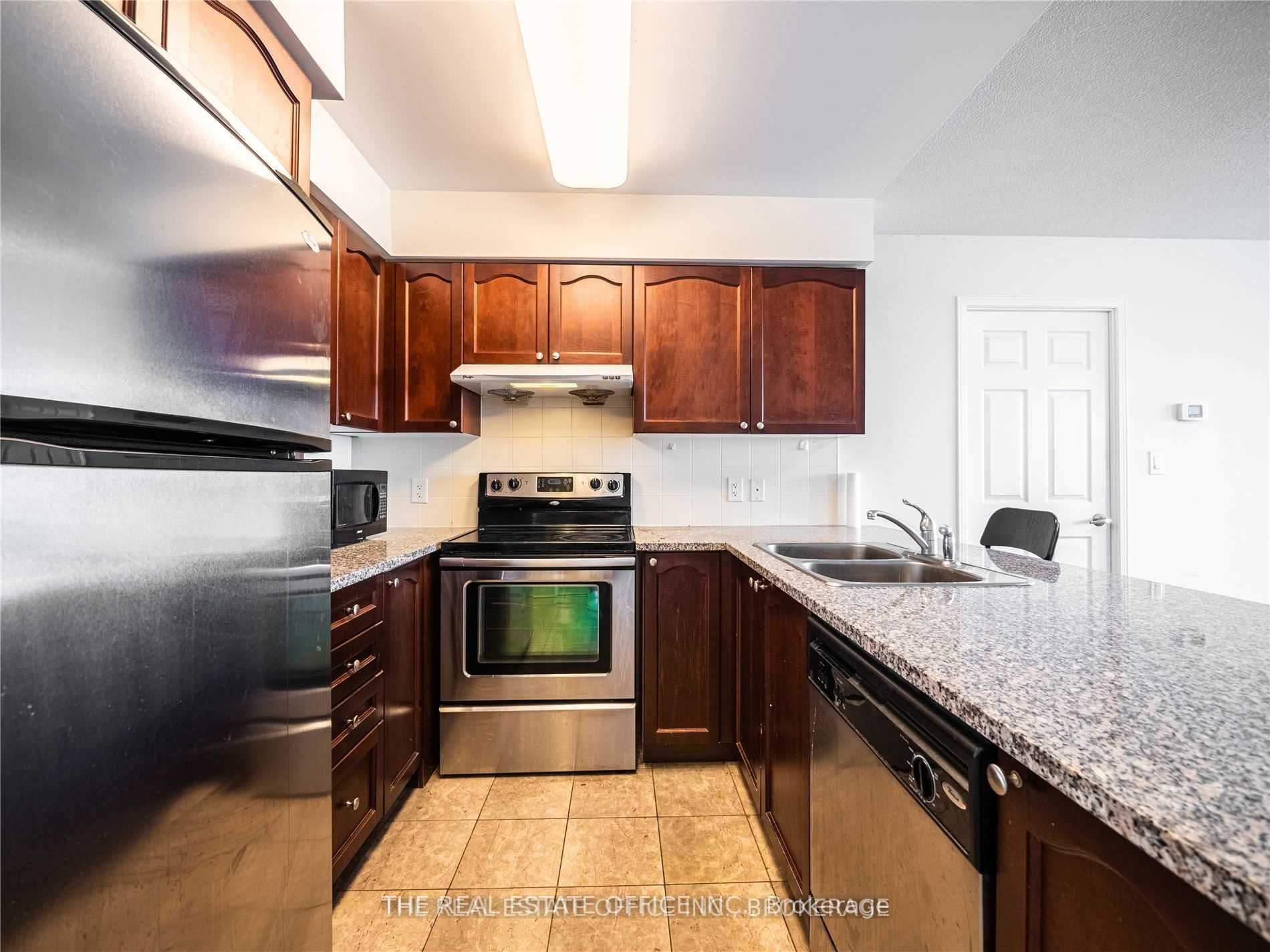 35 Hollywood Avenue 1221 Property Photo 7