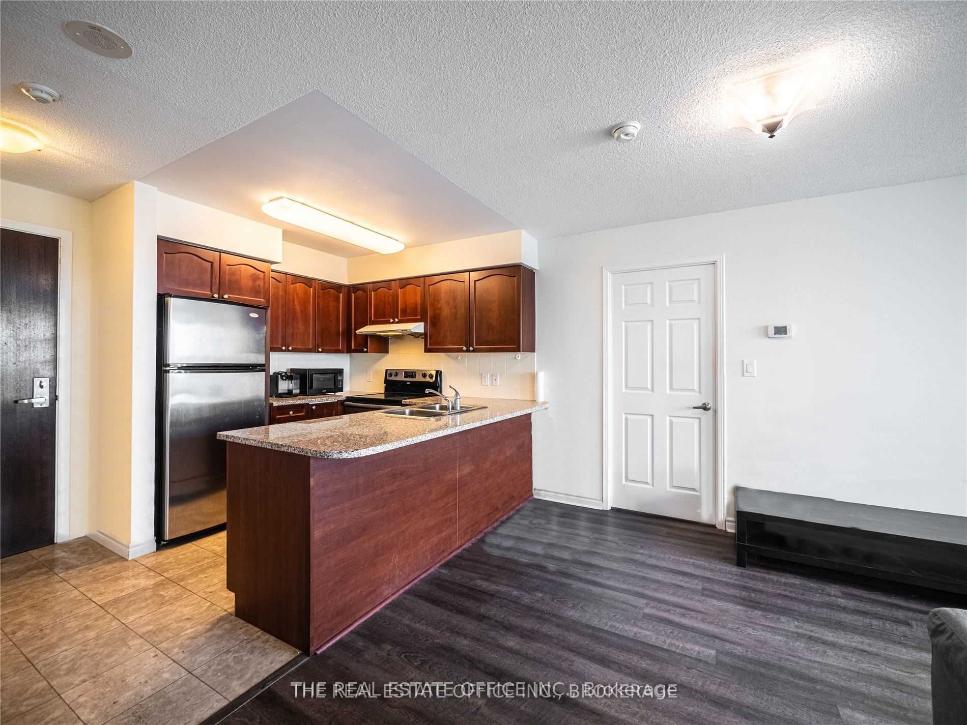 35 Hollywood Avenue 1221 Property Photo 8