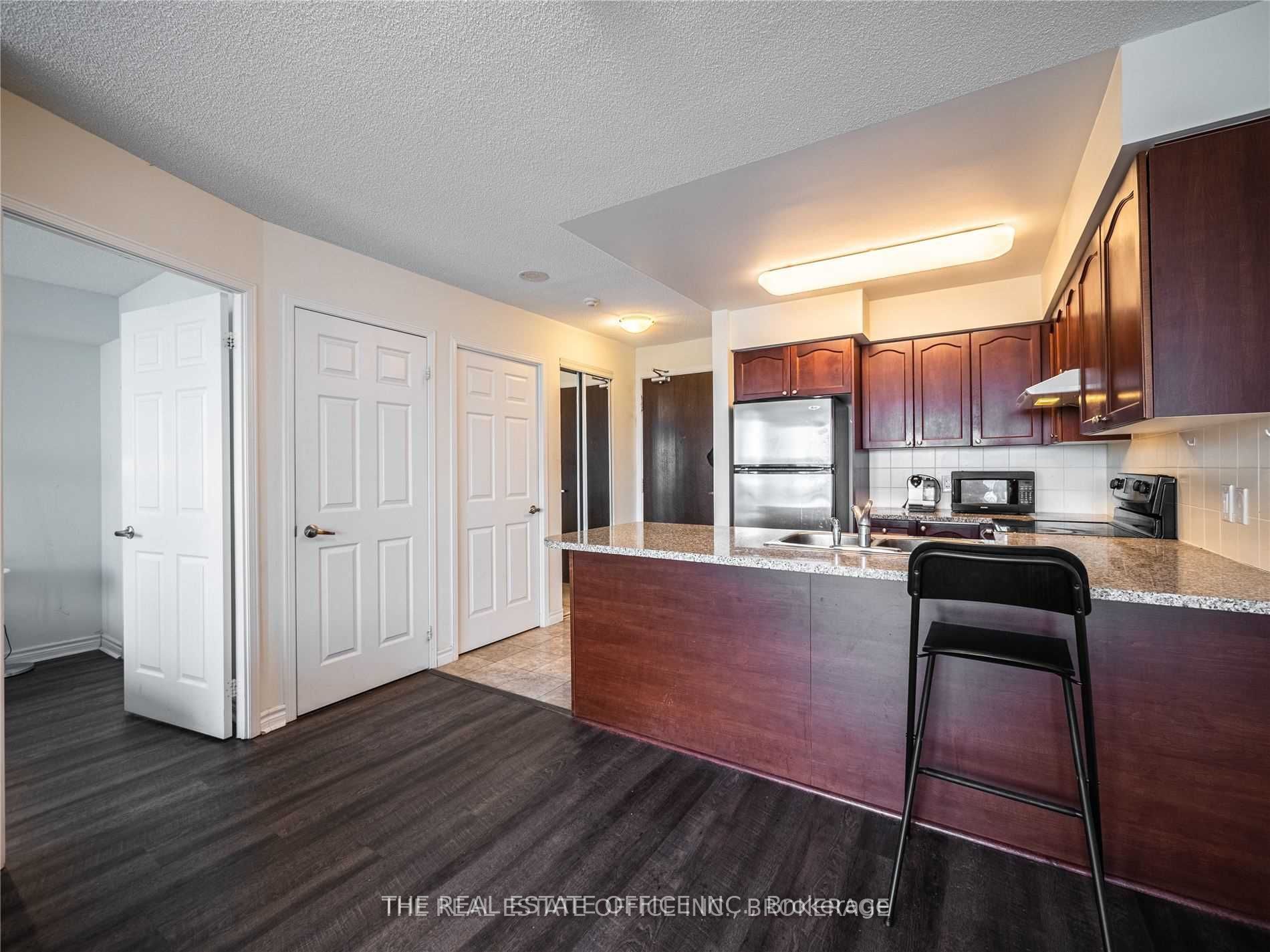35 Hollywood Avenue 1221 Property Photo 9