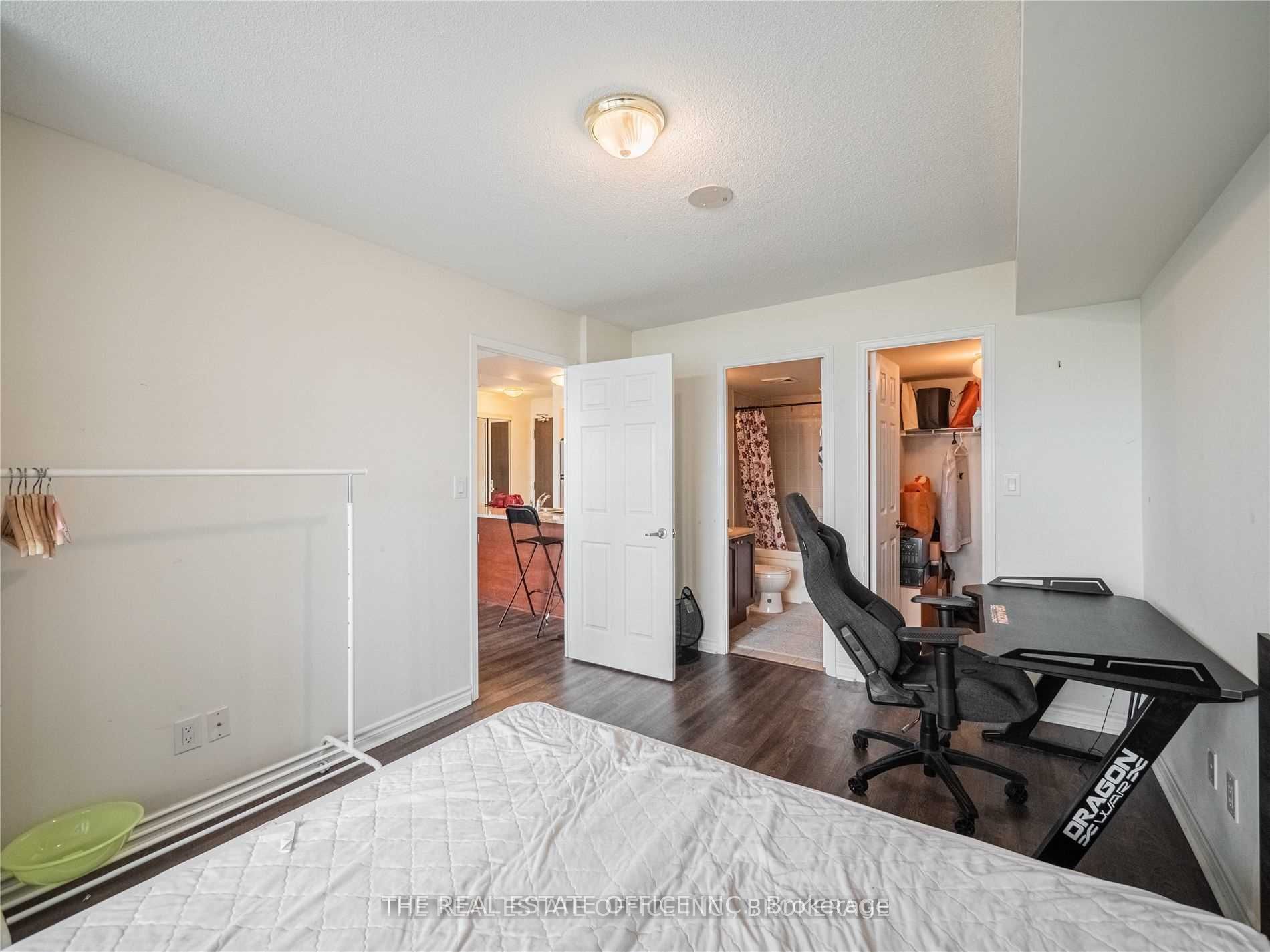 35 Hollywood Avenue 1221 Property Photo 12