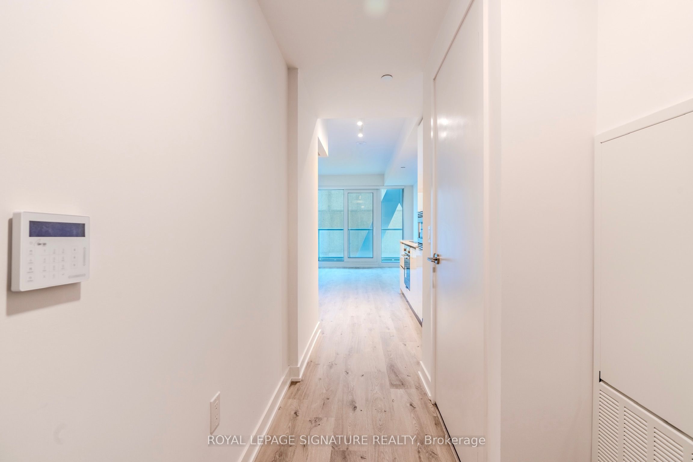 #1532 - 230 Simcoe Street Property Photo 2