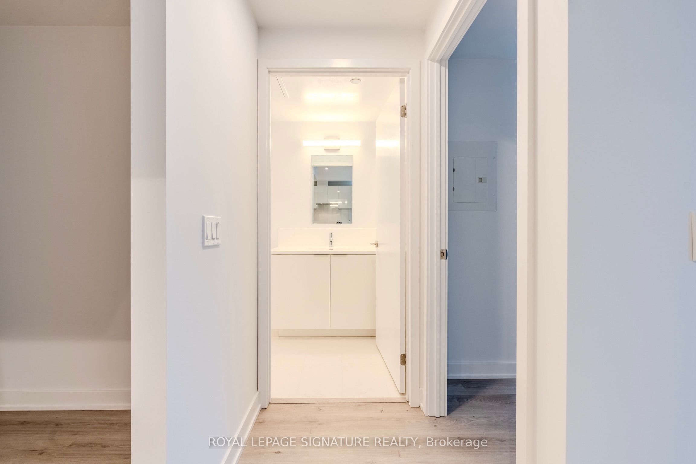 #1532 - 230 Simcoe Street Property Photo 10