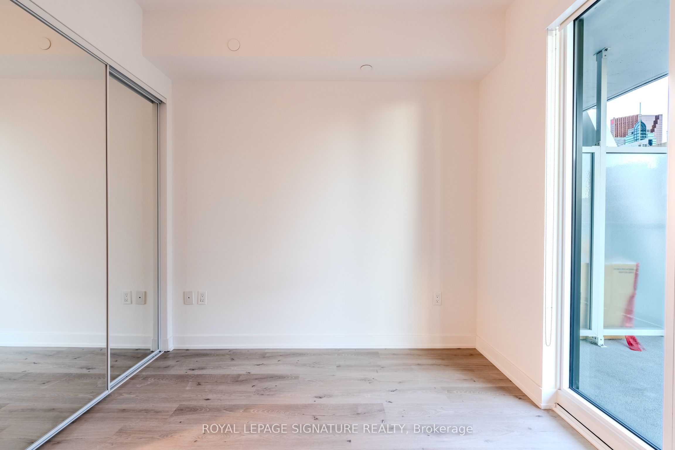 #1532 - 230 Simcoe Street Property Photo 14