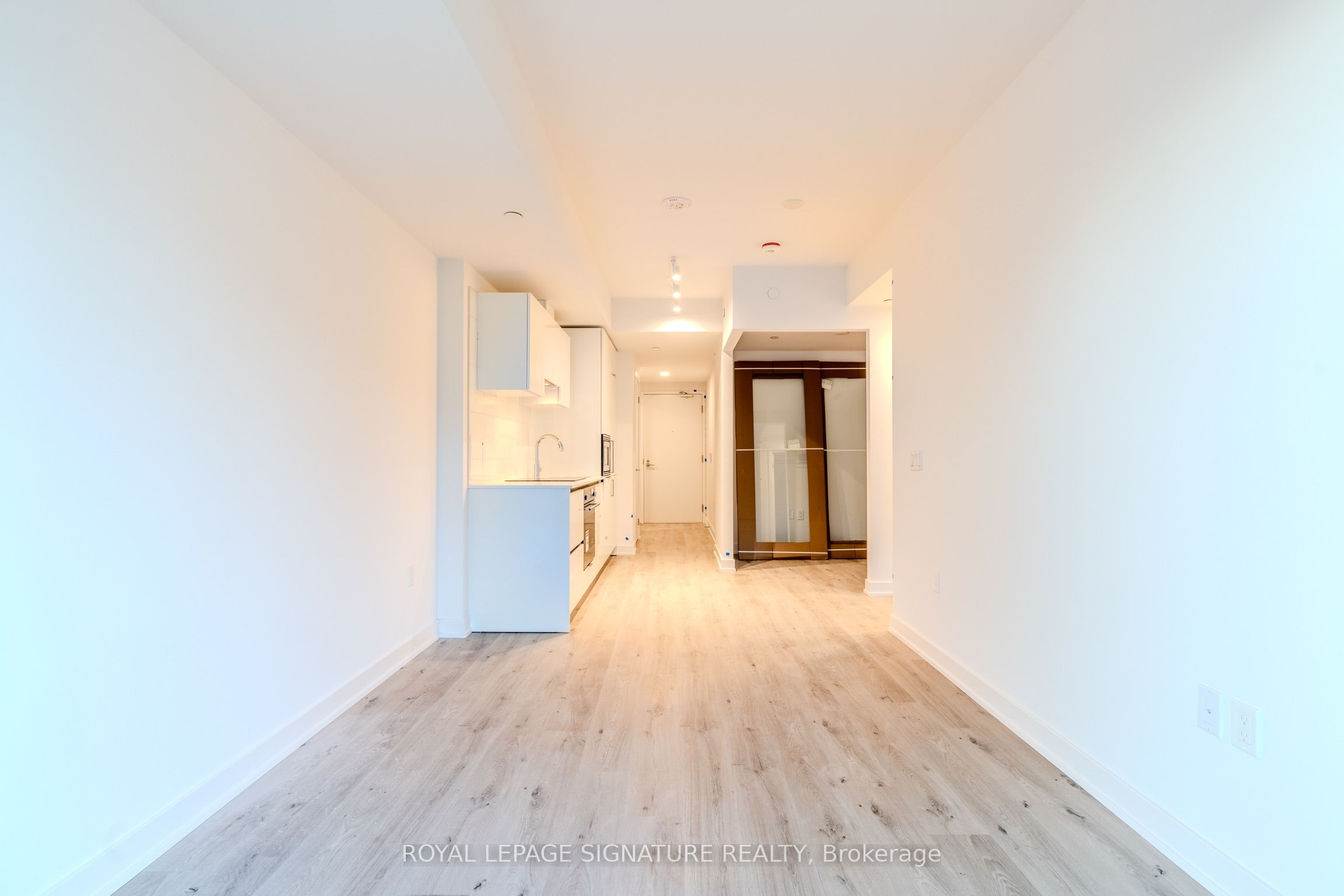 #1532 - 230 Simcoe Street Property Photo 16
