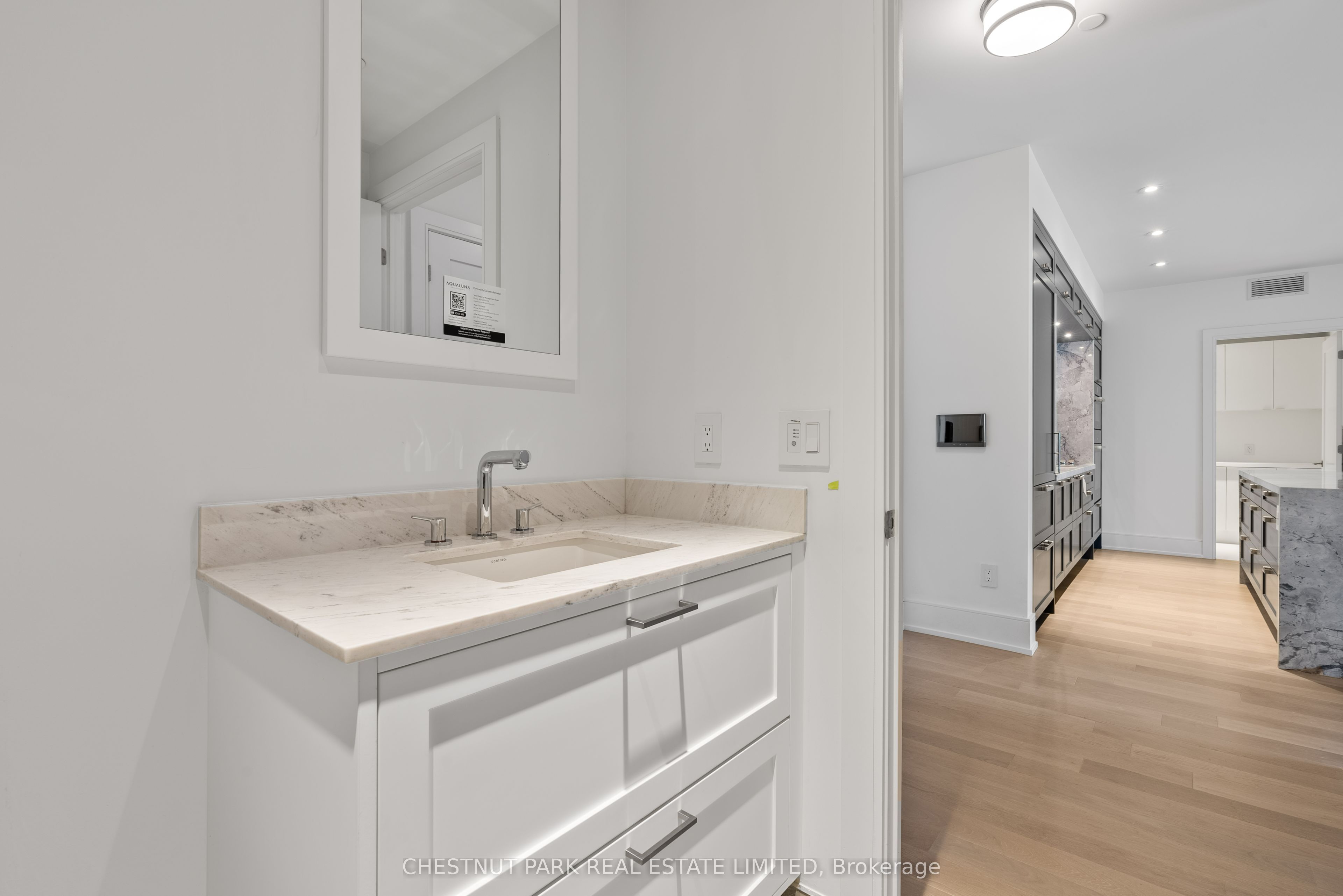 #609 - 155 Merchants Wharf Property Photo 5