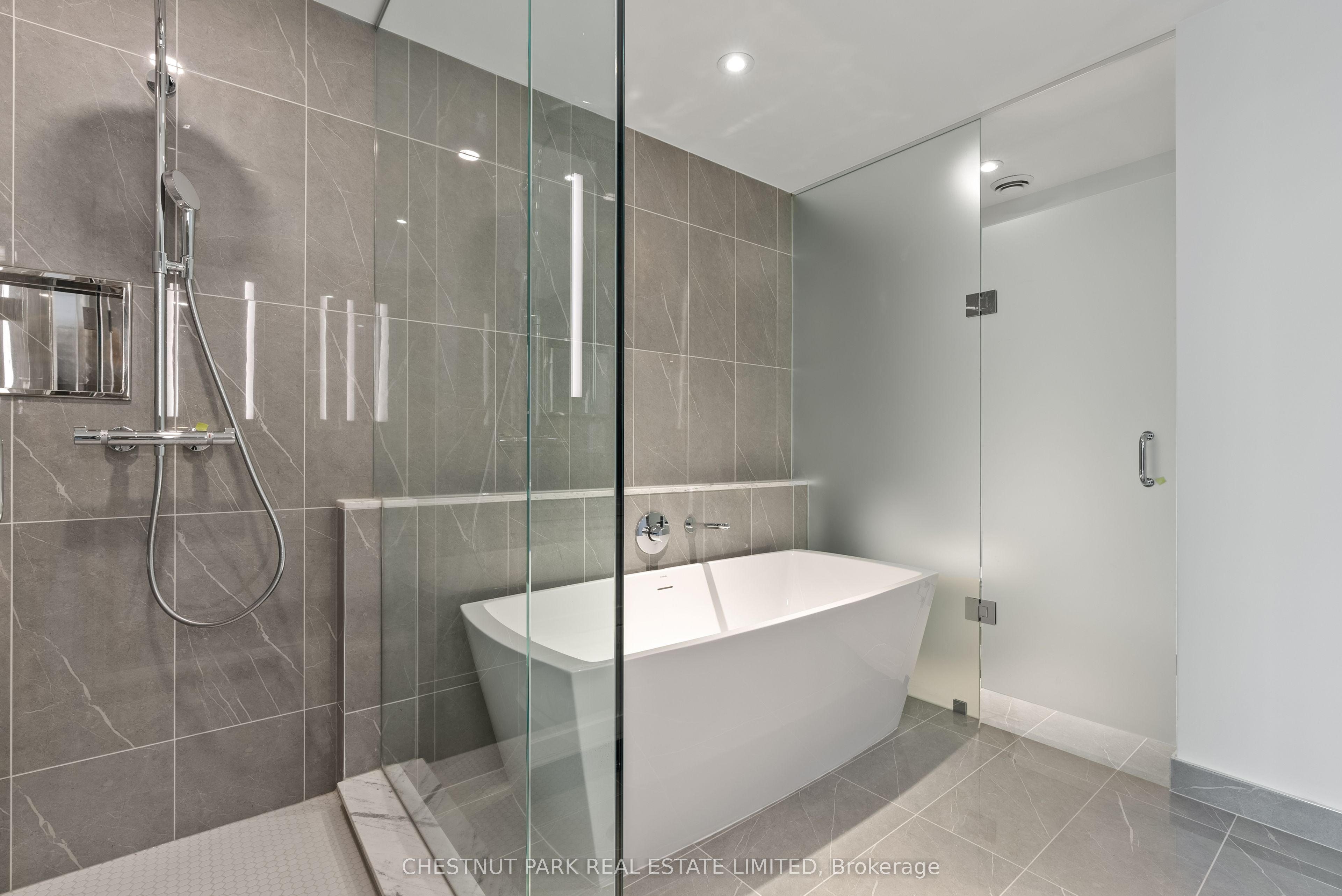 #609 - 155 Merchants Wharf Property Photo 17