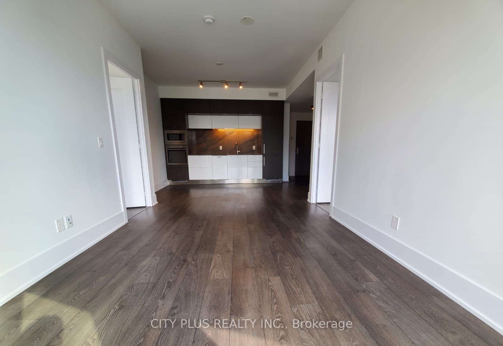 #841 - 15 Merchants' Wharf Property Photo 5