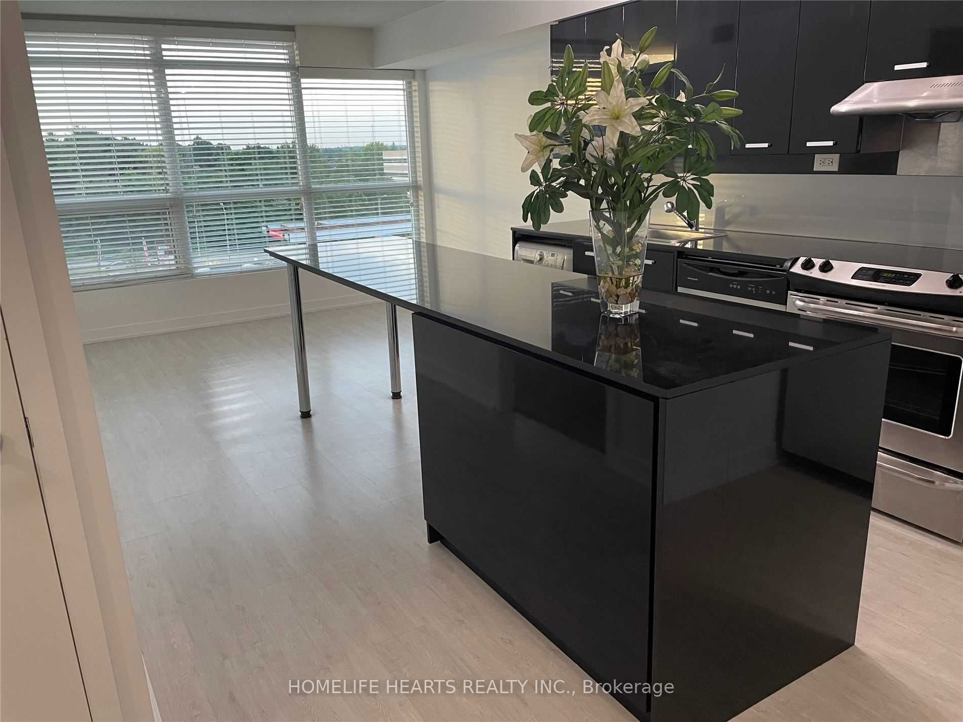 15 Singer Court 503 Property Photo 2