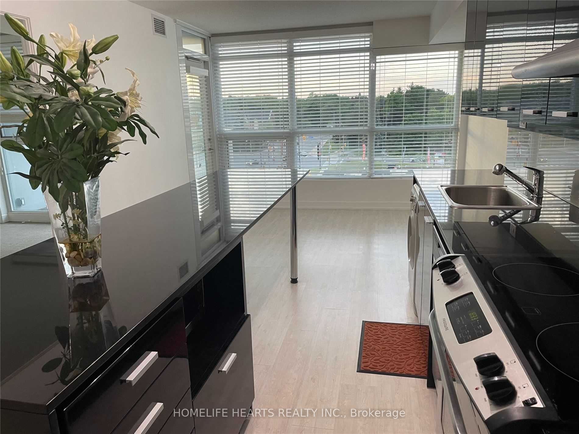 15 Singer Court 503 Property Photo 4