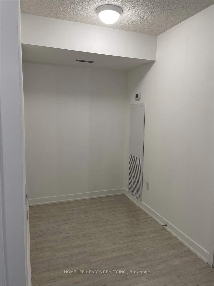 15 Singer Court 503 Property Photo 9