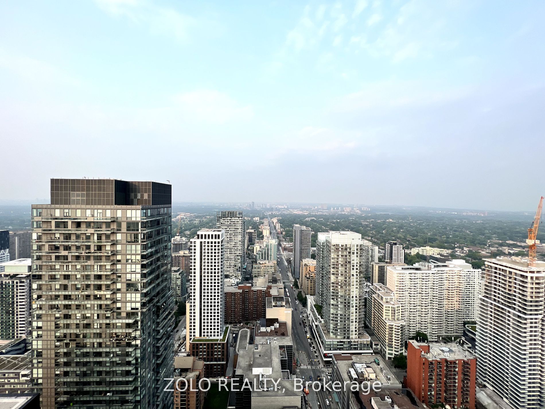 8 Eglinton Avenue E 4709 Property Photo 9