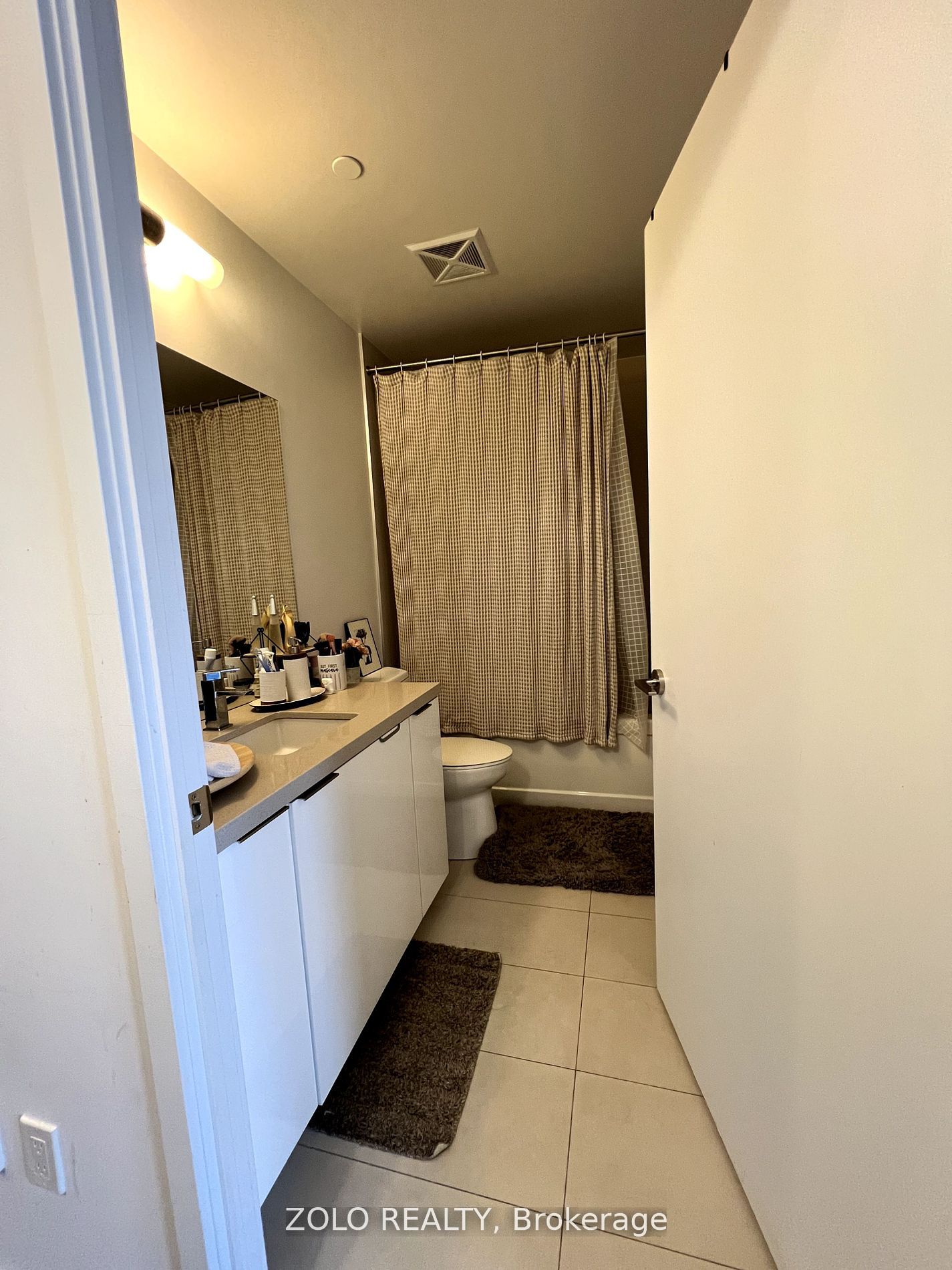 8 Eglinton Avenue E 4709 Property Photo 12
