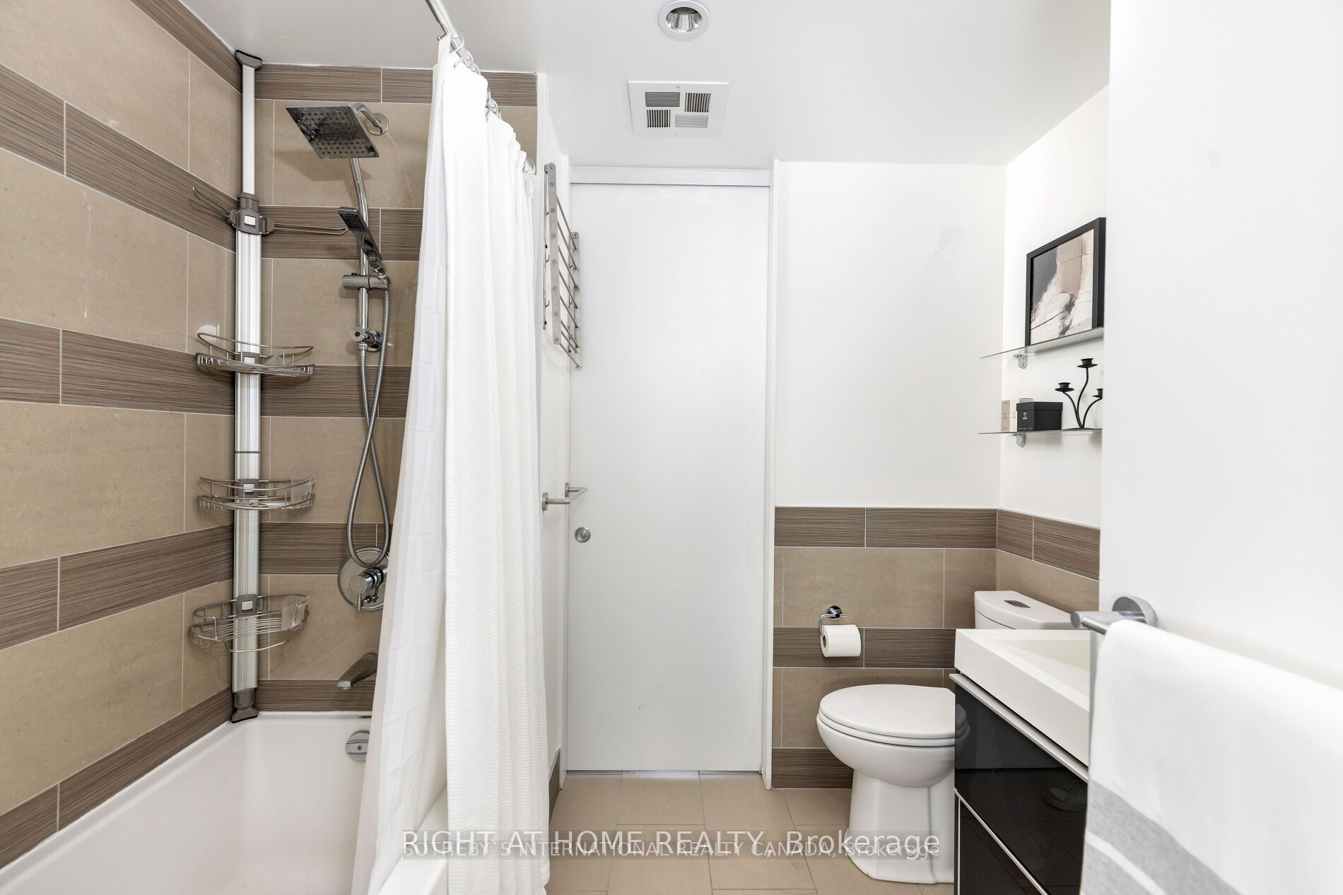 390 Cherry Street 1405 Property Photo 6