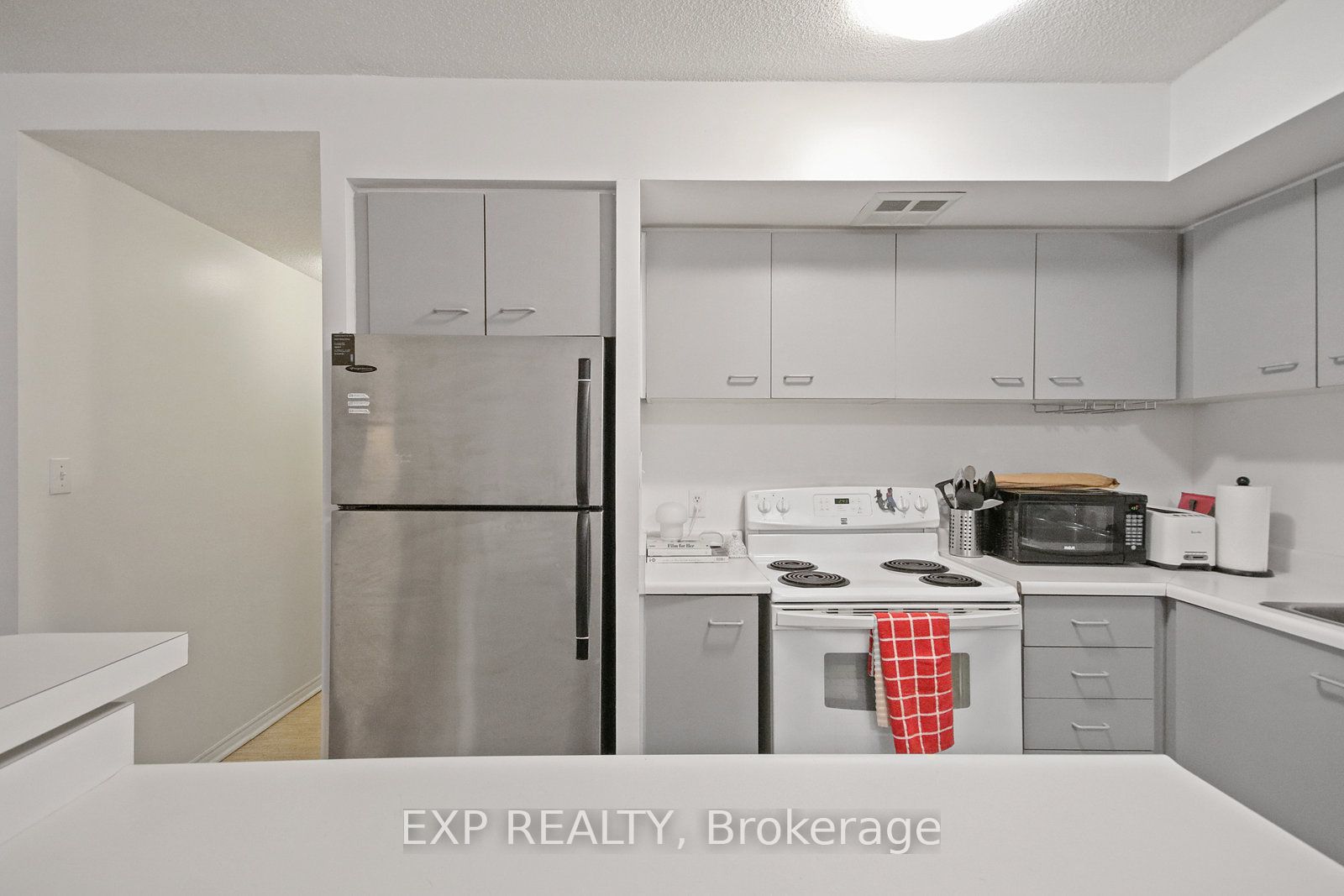 25 The Esplanade N/a 808 Property Photo 7