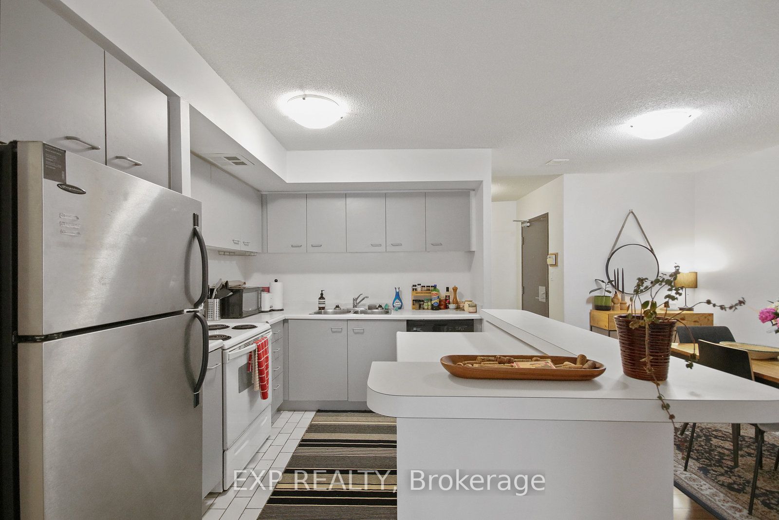25 The Esplanade N/a 808 Property Photo 9